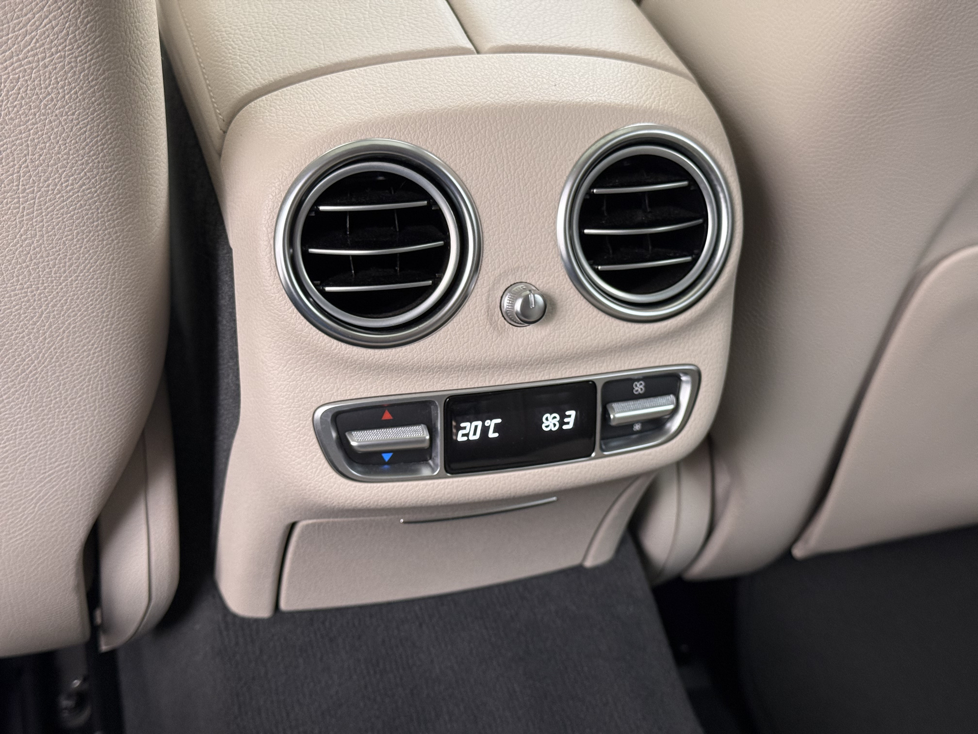 Foto van Mercedes-Benz E 300 E