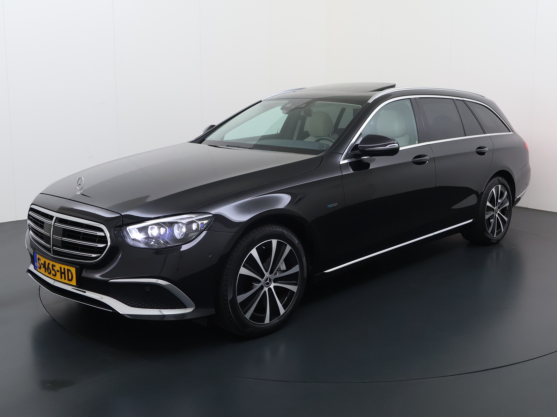 Foto van Mercedes-Benz E 300 E