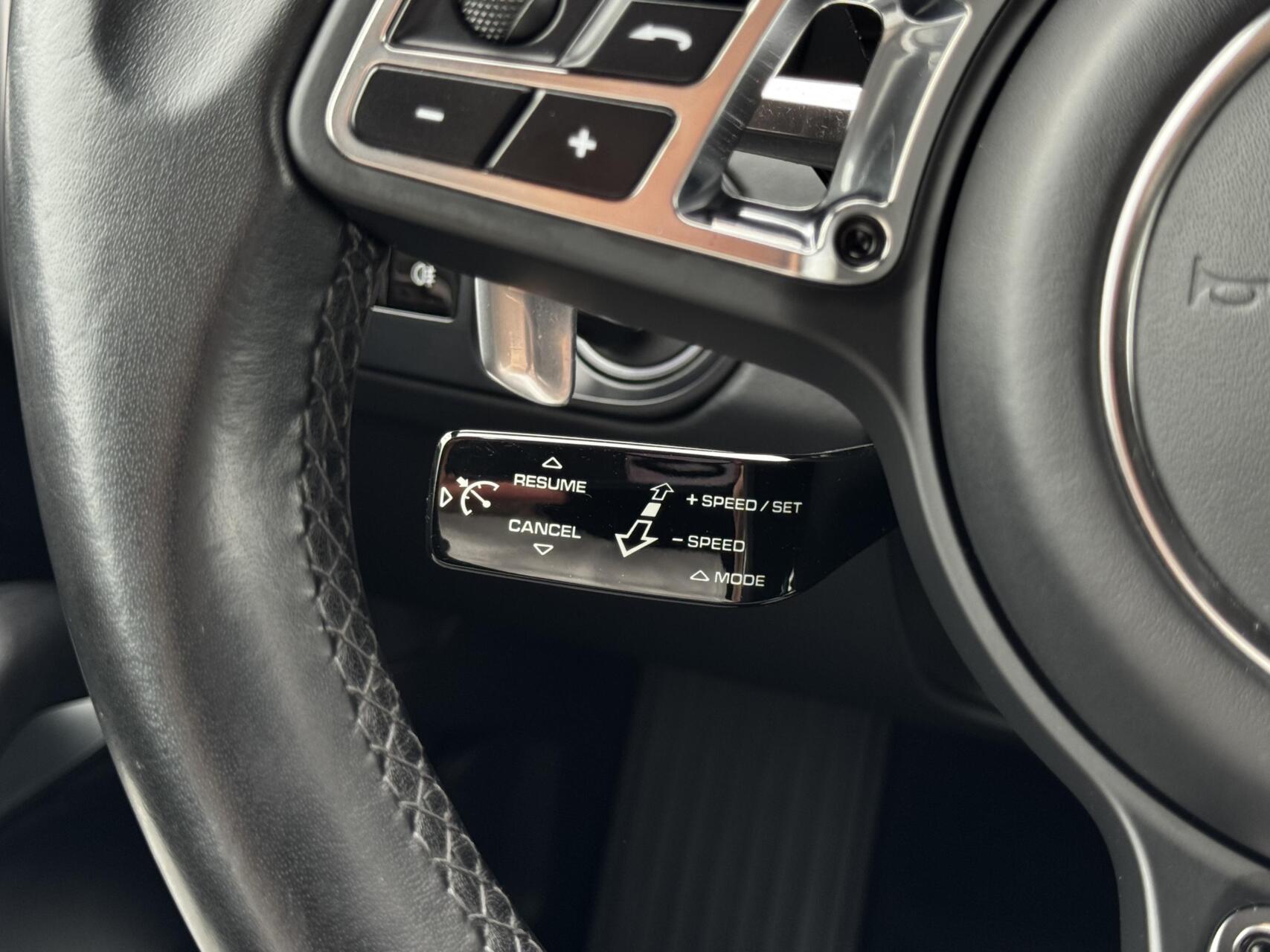 Foto van Porsche Cayenne Turbo