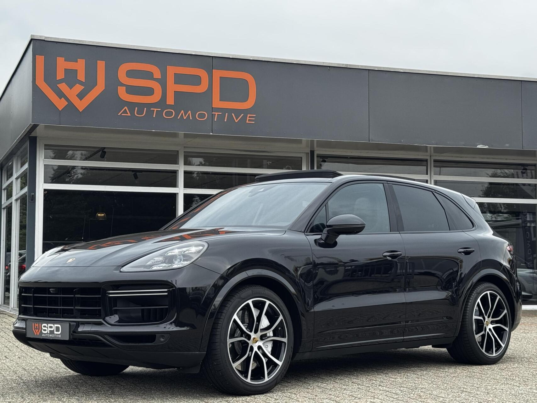 Porsche Cayenne Turbo 4.0 Turbo | Sport Chrono | Pano | Topstaat 2018 - voorkant