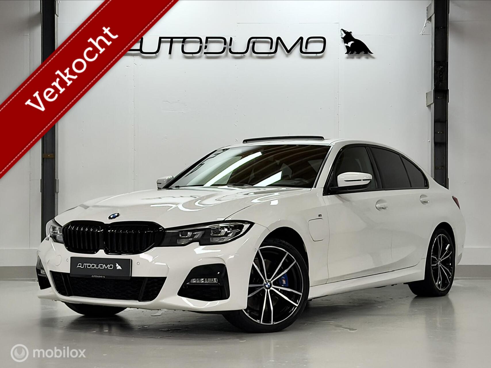 BMW 330e xDrive 330e xDrive M Sport | Pano | M Perf. Velgen | Leer | Stoelverw. | Cam | 292 PK 2021 - voorkant