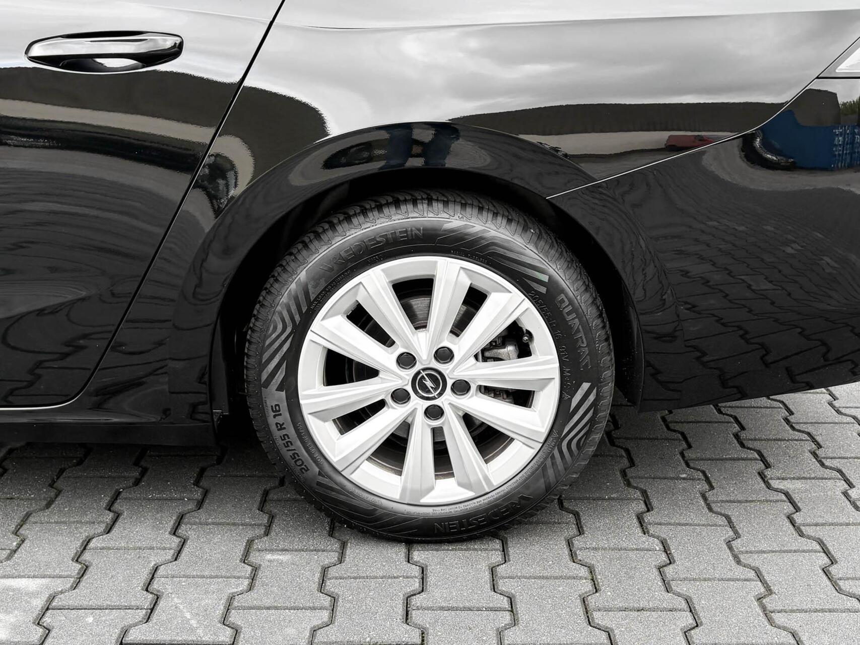 Foto van Opel Astra Sports Tourer