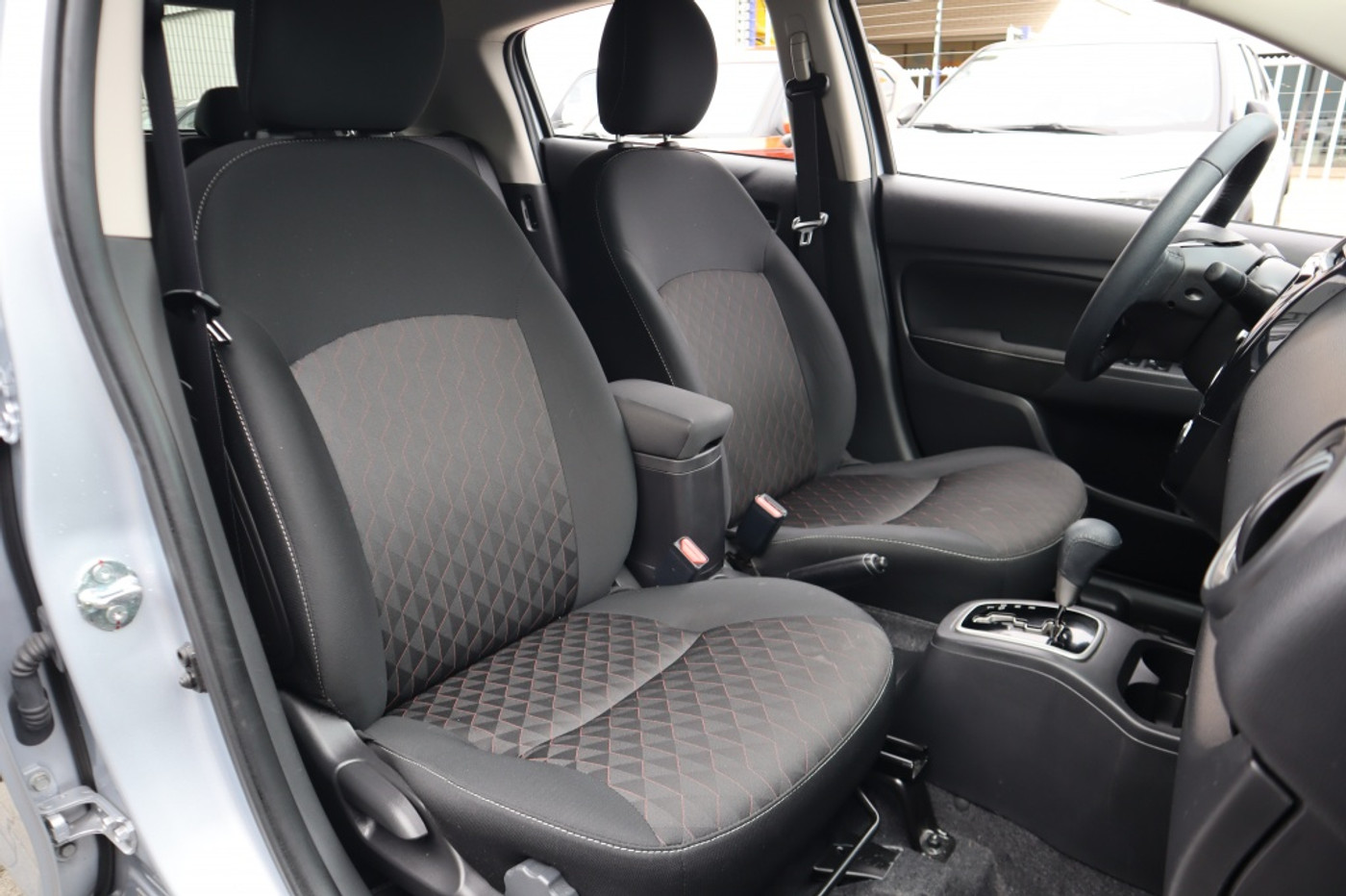 Foto van Mitsubishi Mitsubishi Space Star