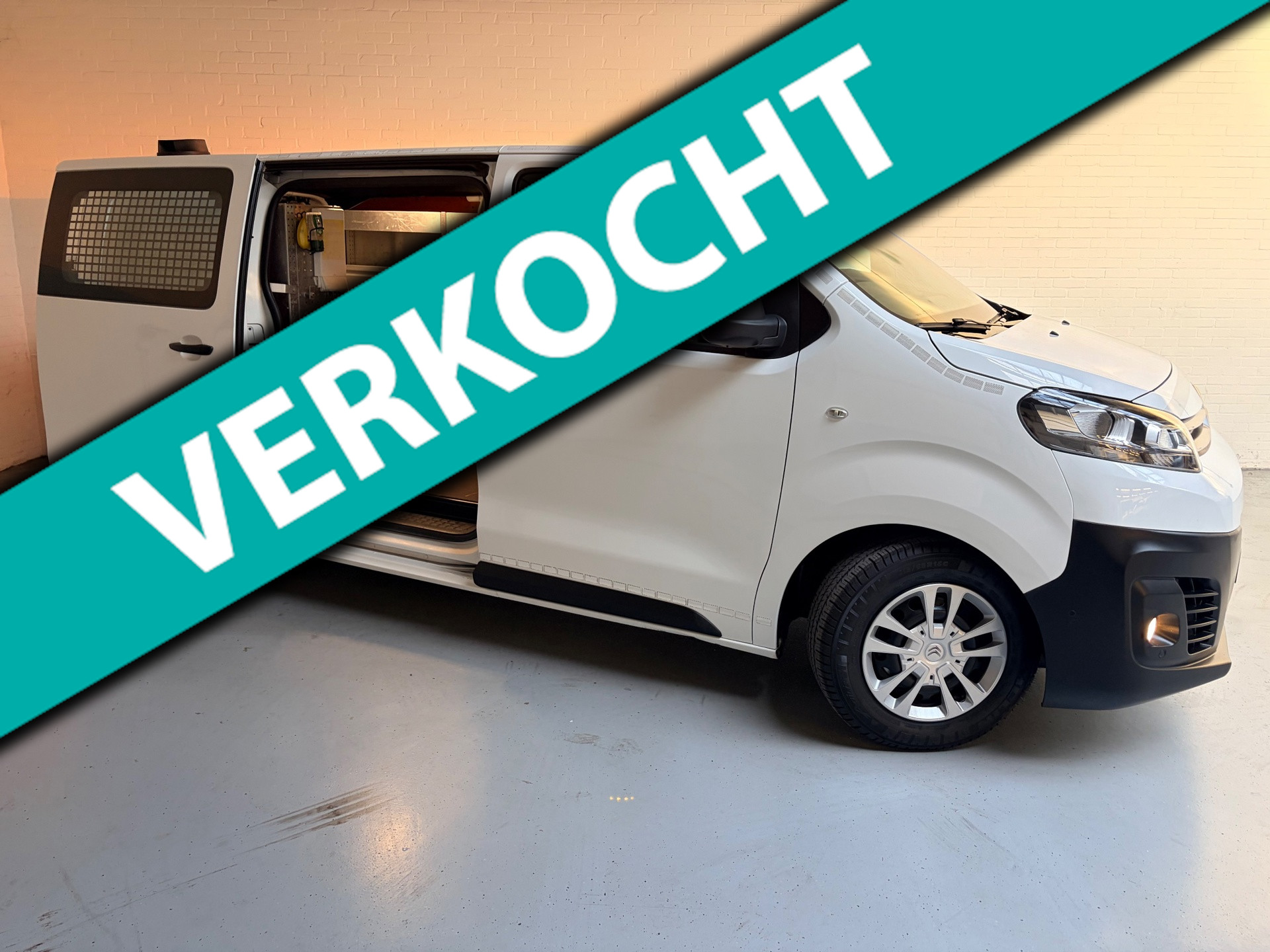 Citroen Jumpy Servicewagen 1.6 BlueHDI 95pk euro6 L2H1 V230 omvormer BOTT inrichting Standkachel Trekhaak 2000KG, RIJKLAARPRIJS! 2019 - voorkant