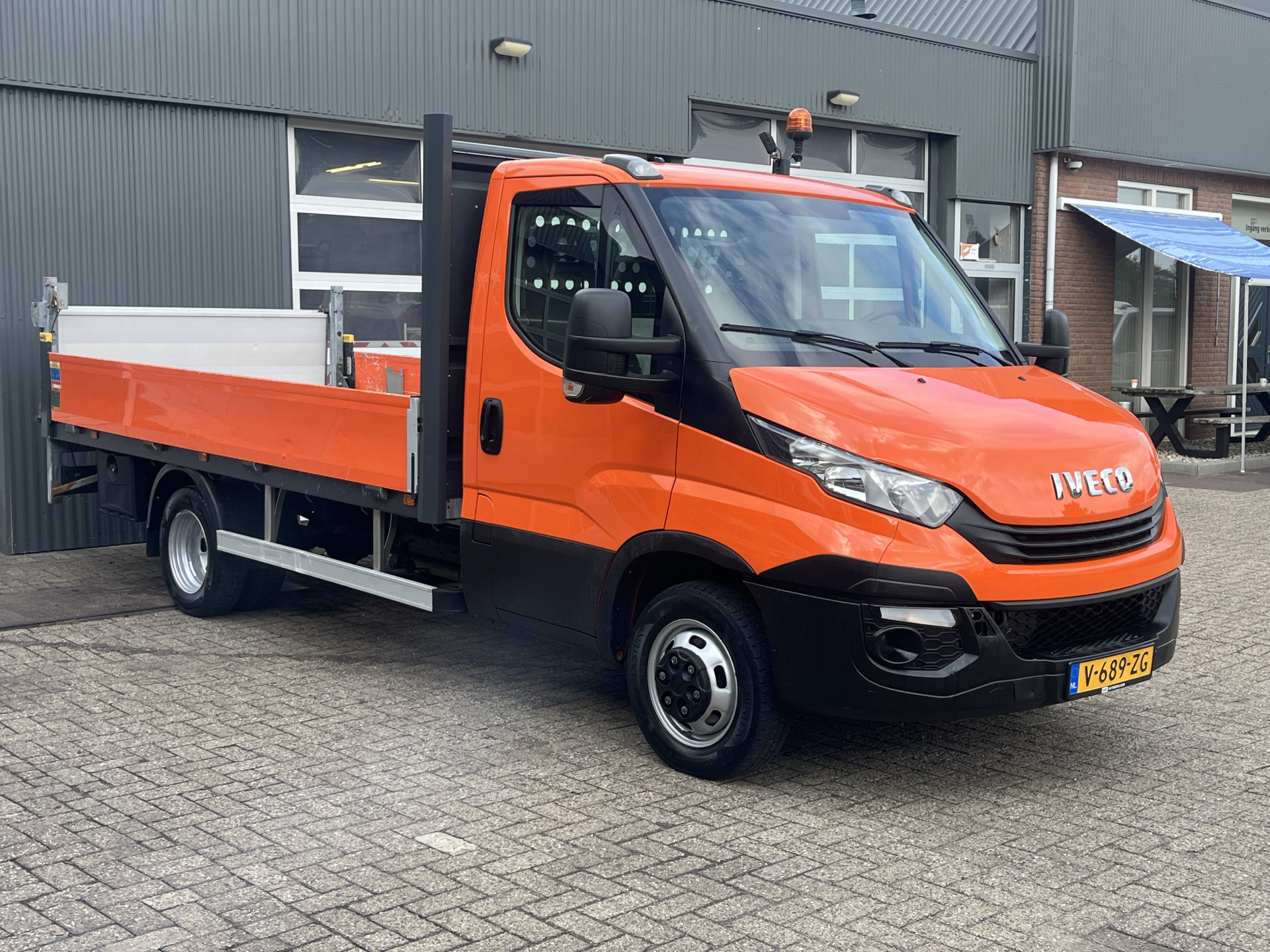 Iveco 35c14 35C14 2.3 375 2019 - voorkant