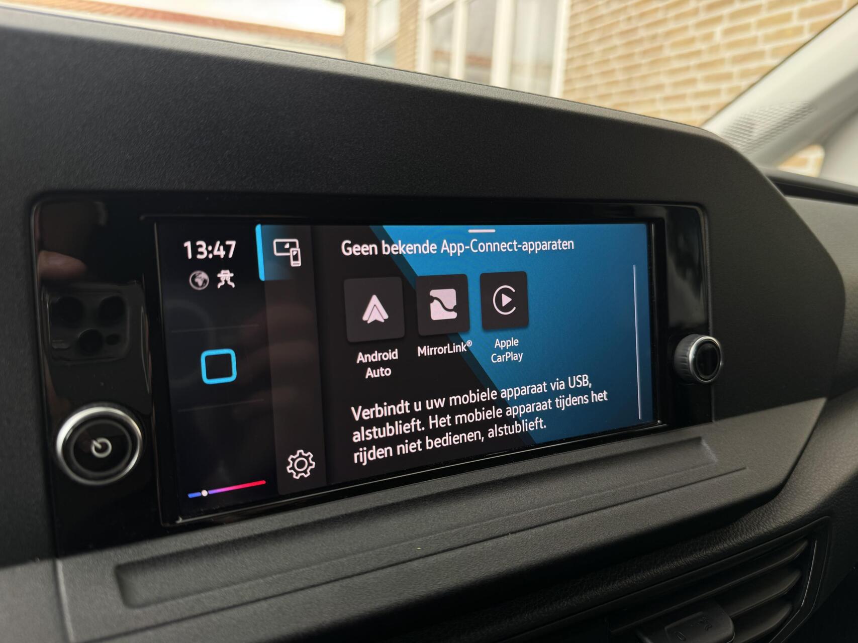 Foto van Volkswagen Caddy Modified Partition Wall