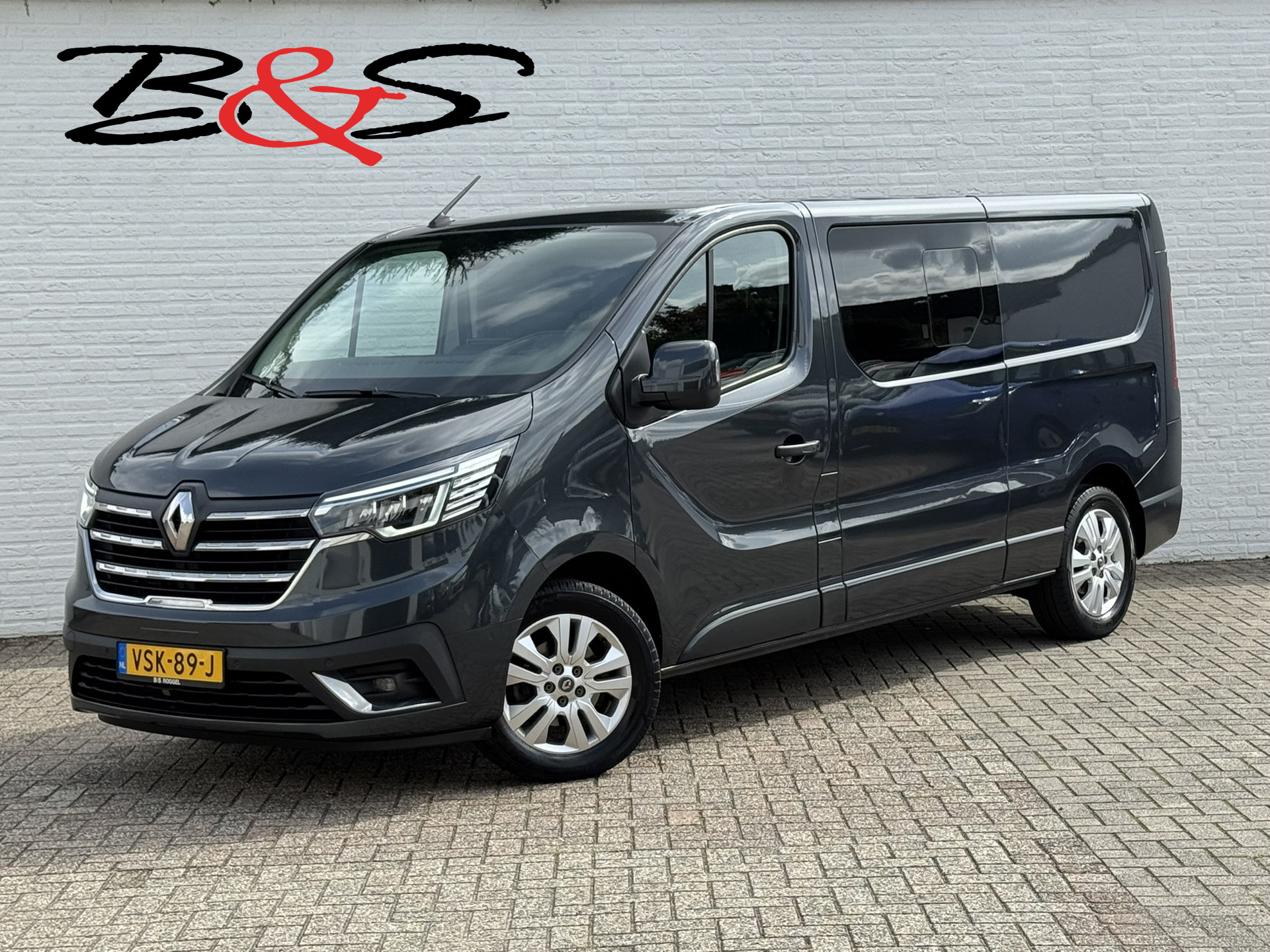 Renault Trafic 2.0 dCi 170 T29 L2H1 DC Luxe Trekhaak Camera Led Verwarmde stoelen CarPlay 2022 - voorkant