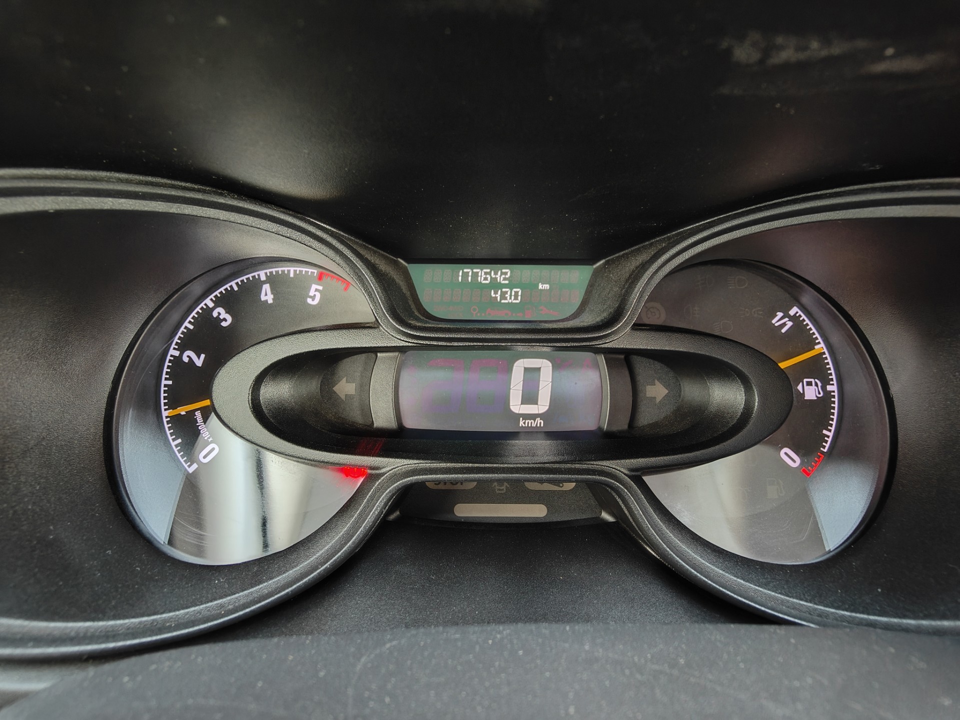 Foto van Opel Vivaro-b