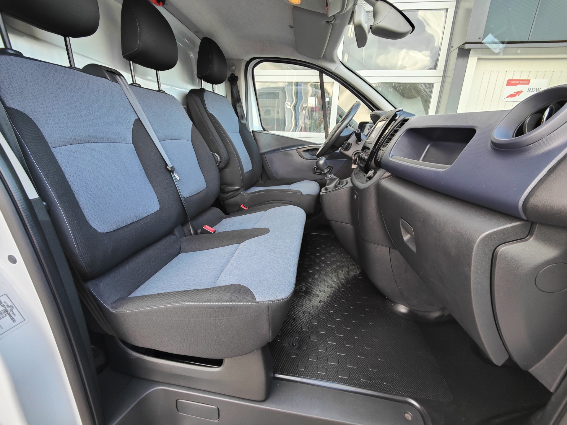 Foto van Opel Vivaro-b