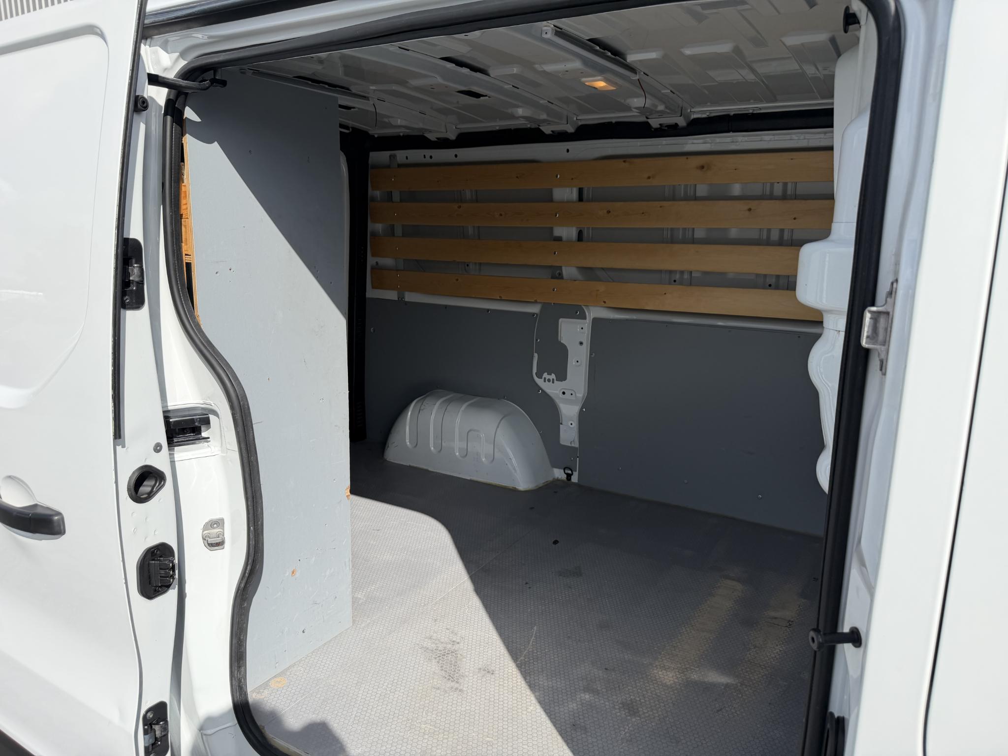 Foto van Opel Vivaro-b
