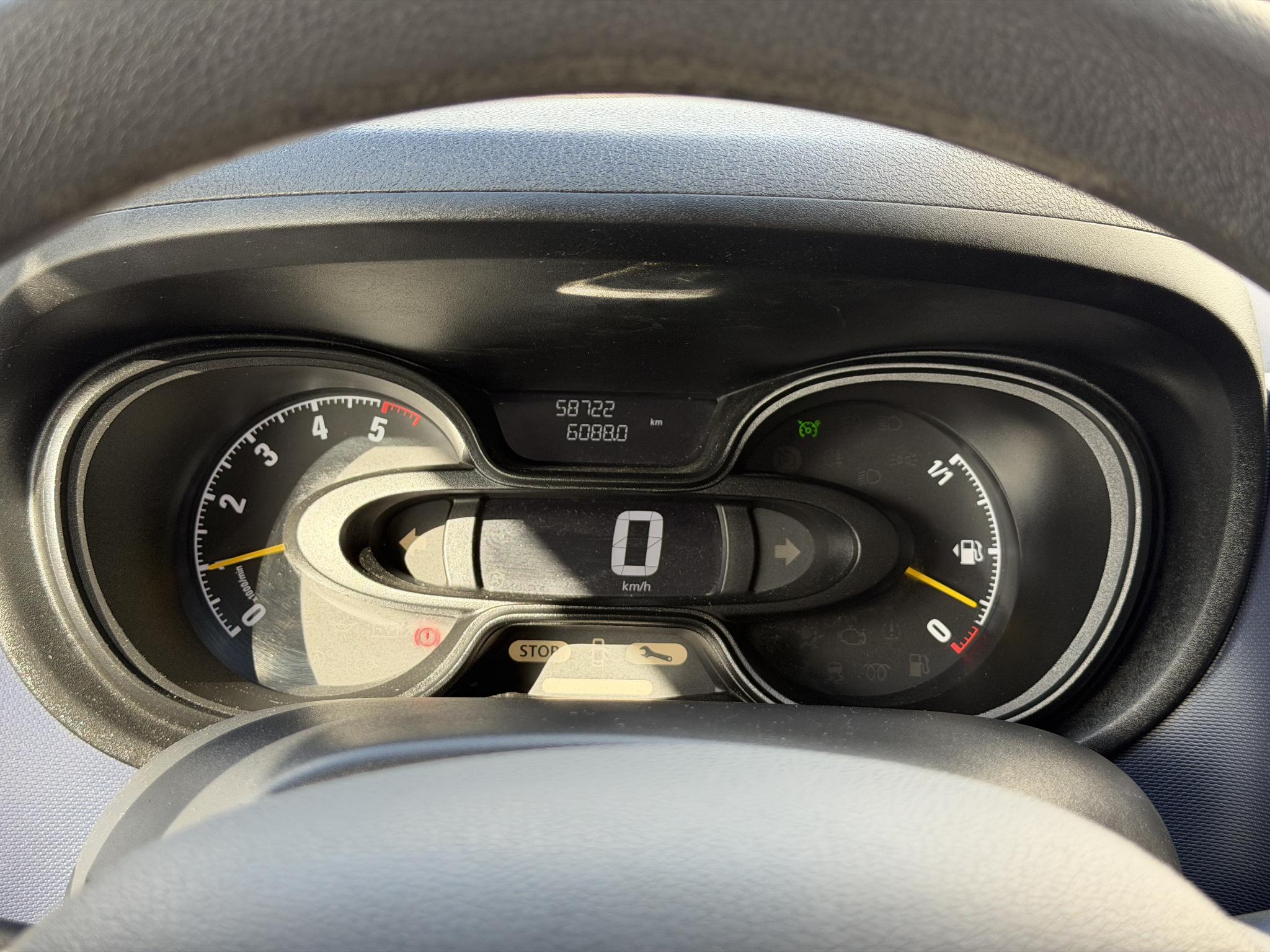 Foto van Opel Vivaro-b