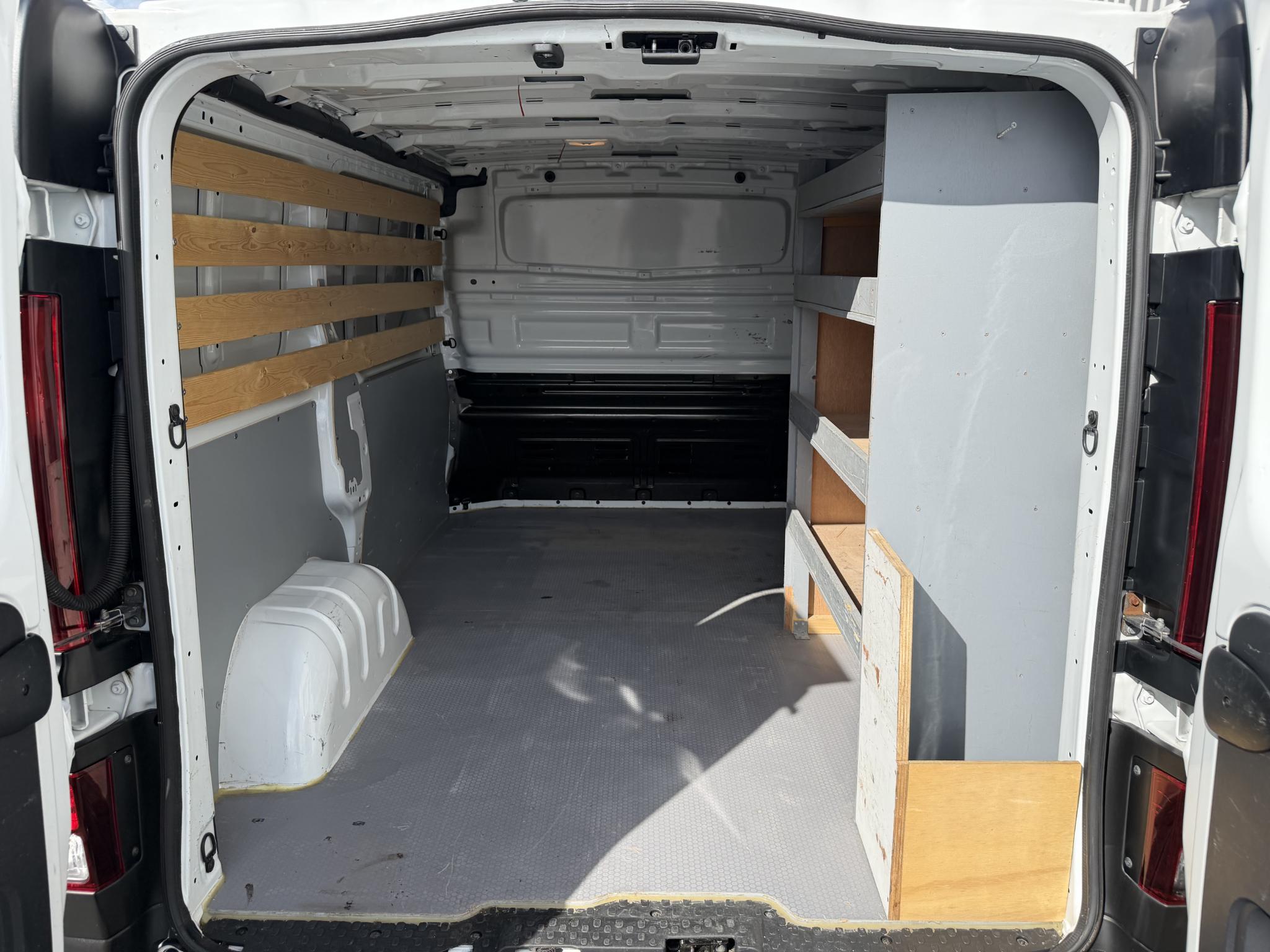Foto van Opel Vivaro-b