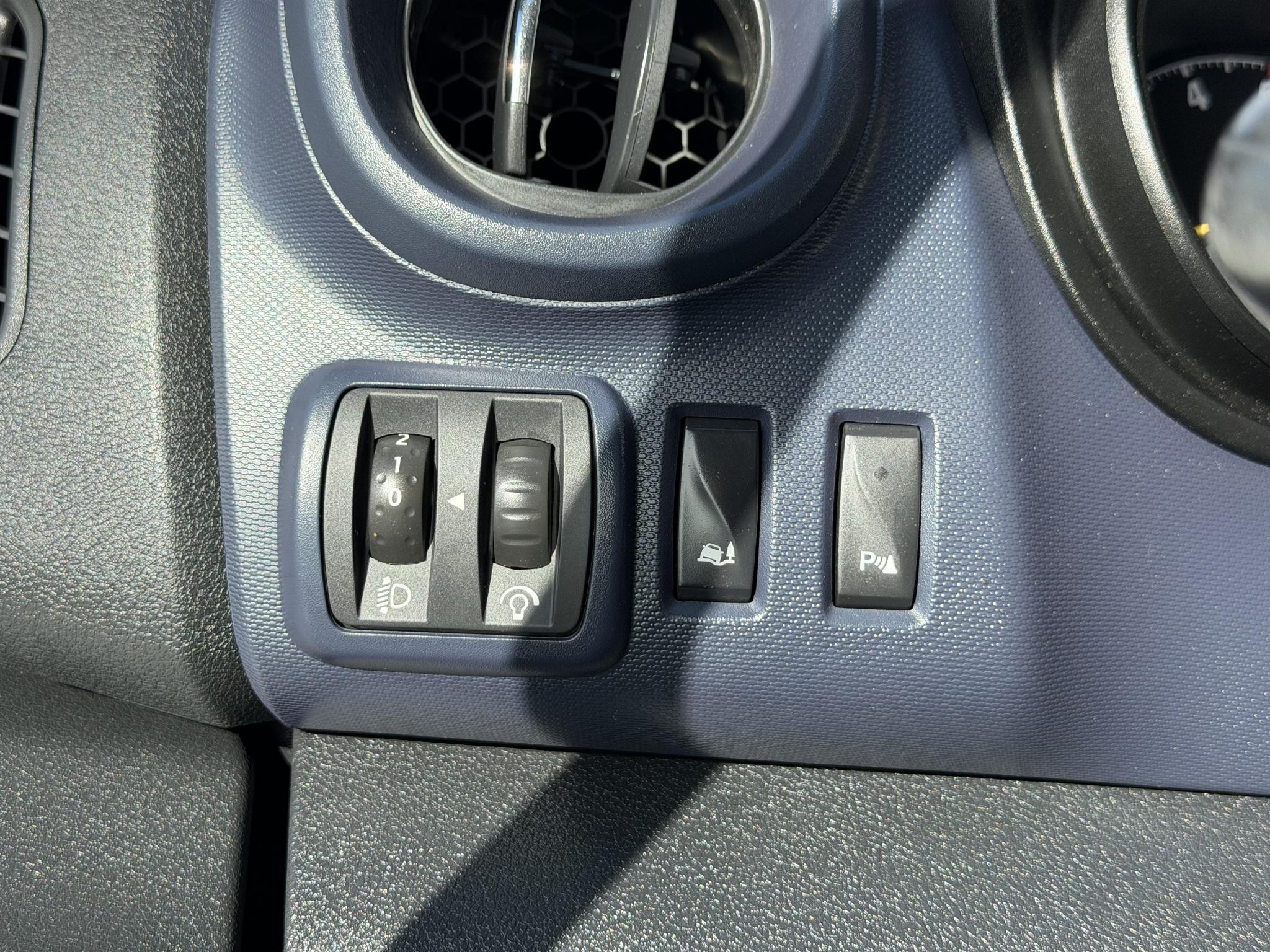 Foto van Opel Vivaro-b