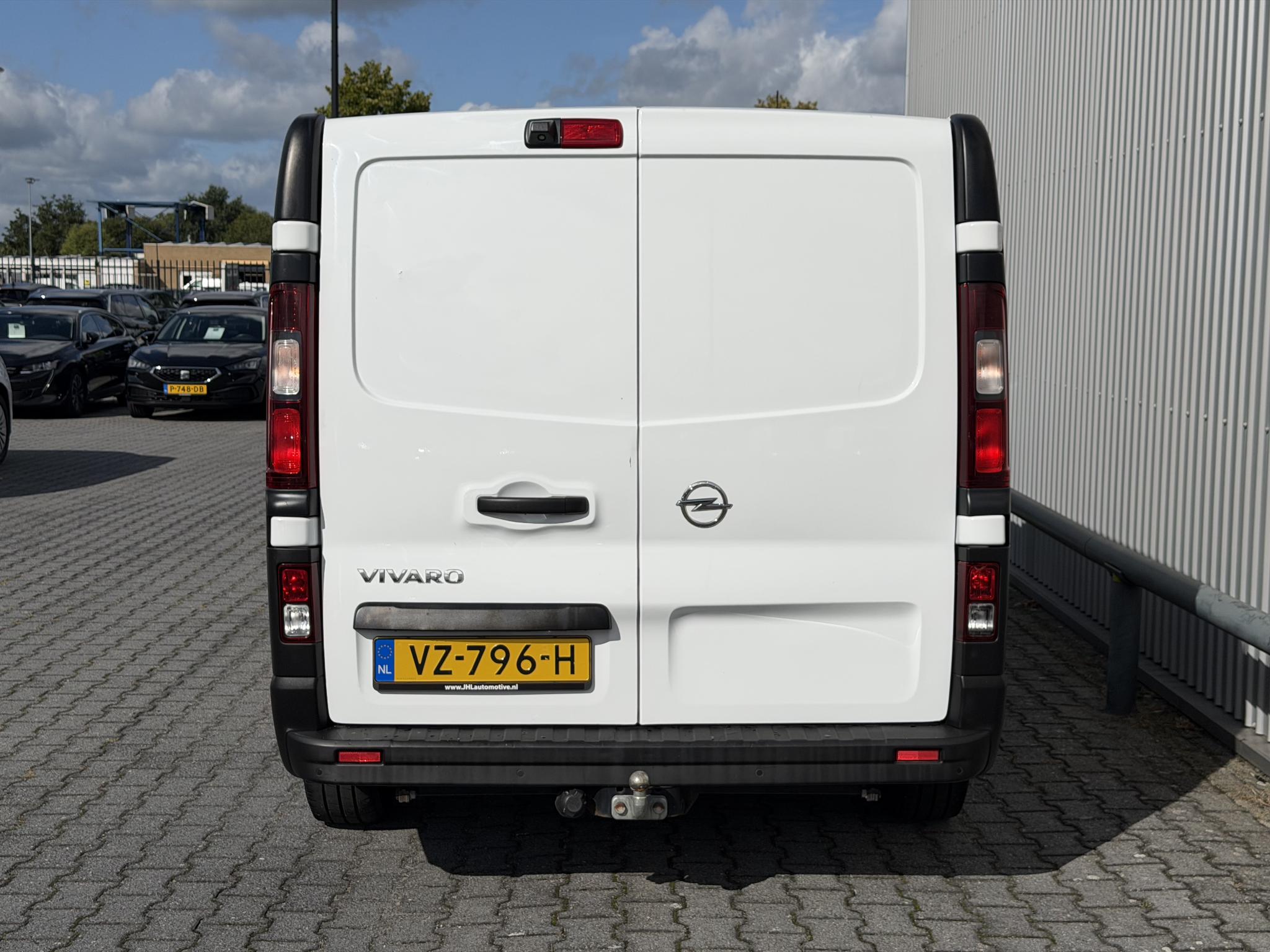 Foto van Opel Vivaro-b