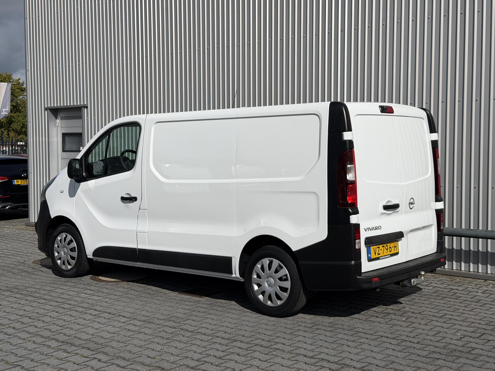 Foto van Opel Vivaro-b
