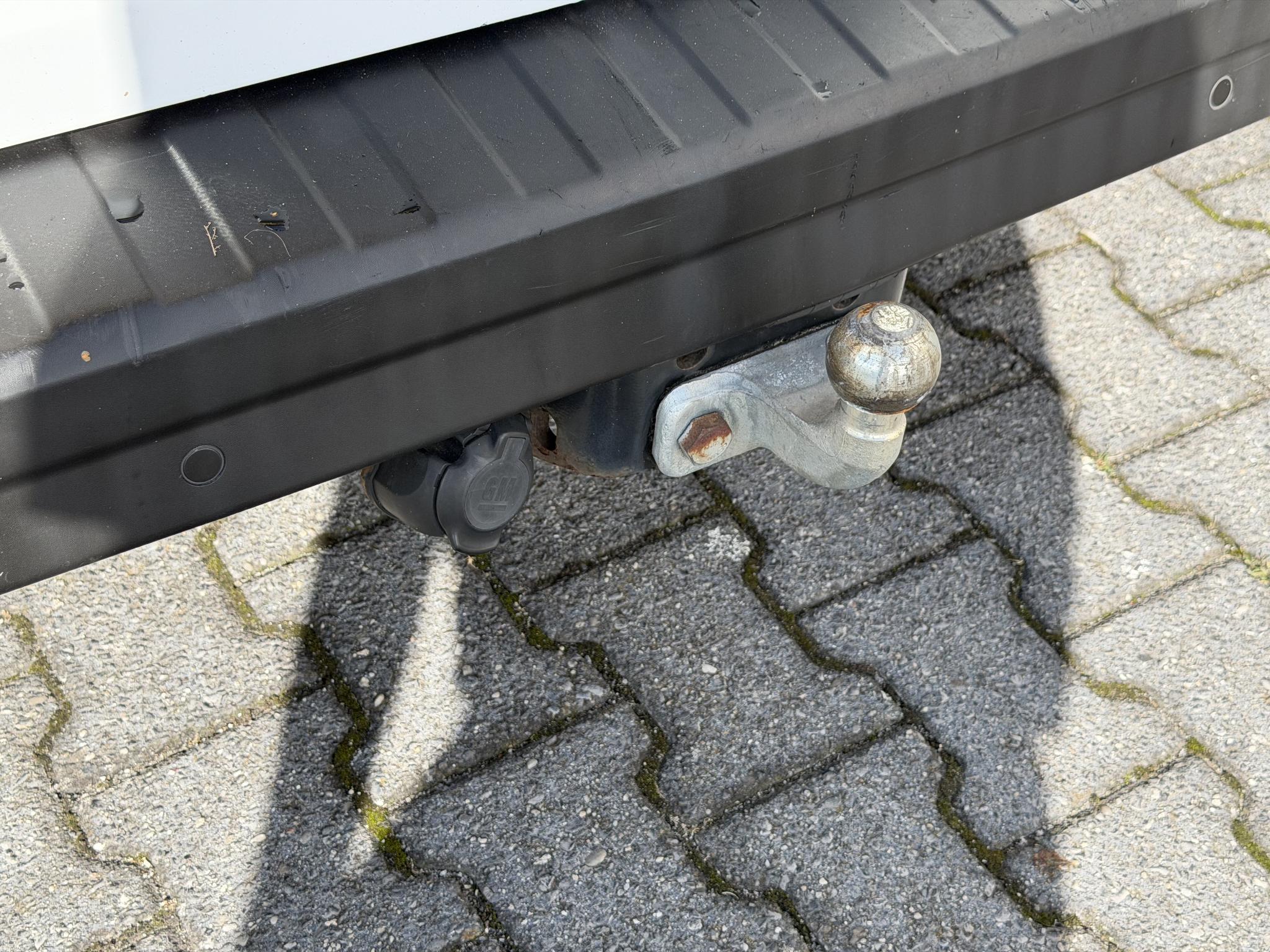 Foto van Opel Vivaro-b