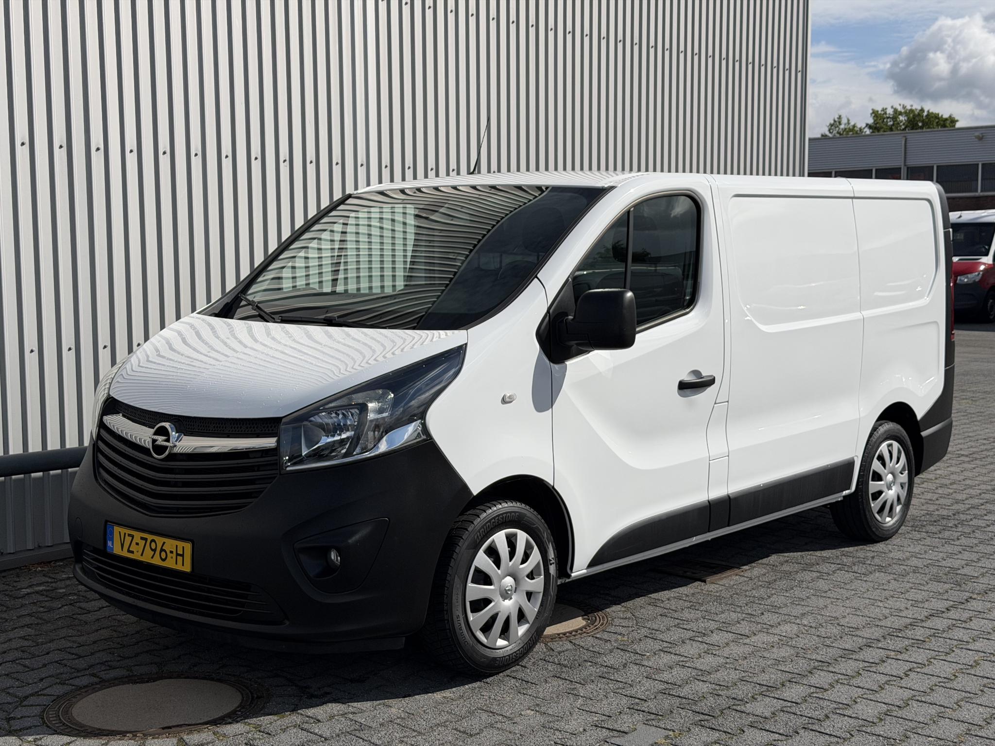Foto van Opel Vivaro-b