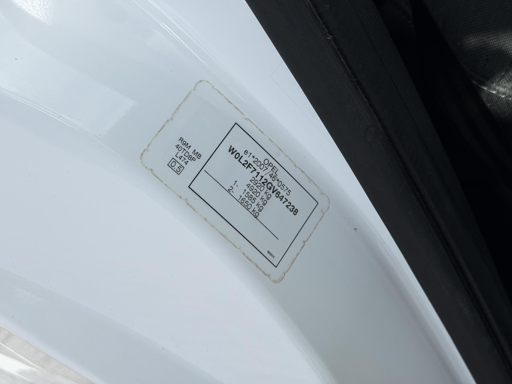 Foto van Opel Vivaro-b