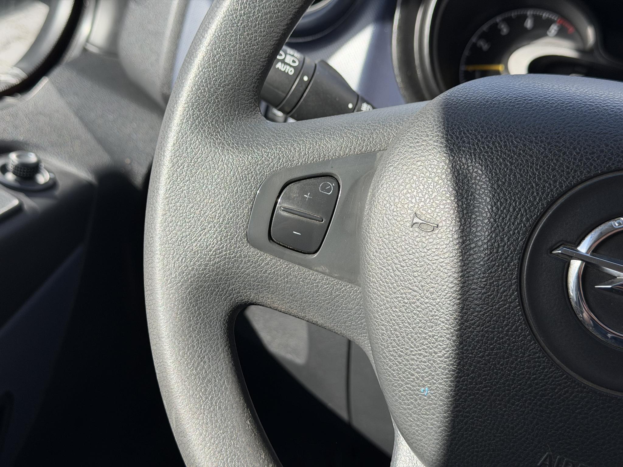 Foto van Opel Vivaro-b