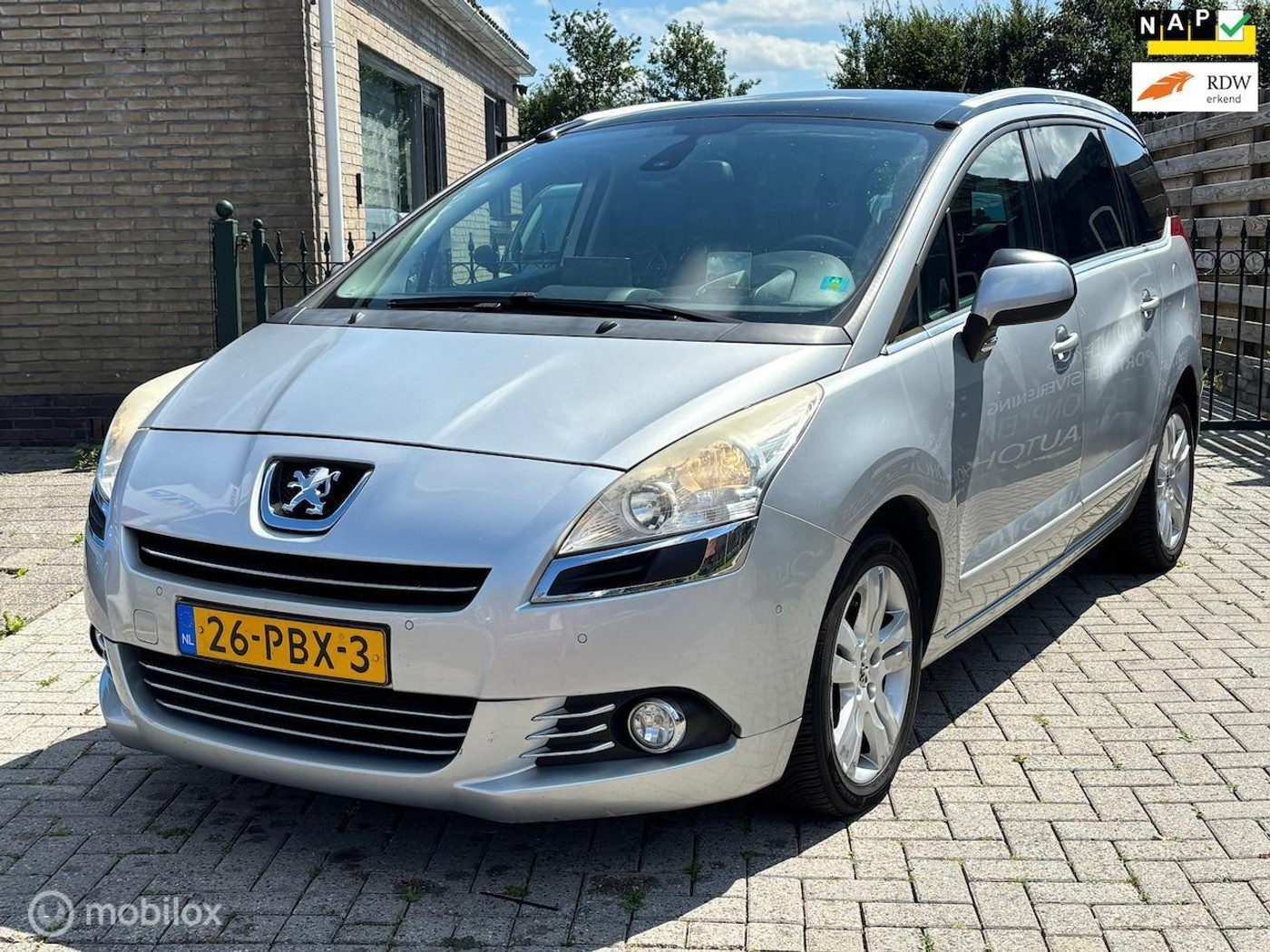 Peugeot 5008 1.6 THP Blue Lease Executive 7p. | automaat | luxe uitvoering | rijd en schakelt soepel ! 2011 - voorkant