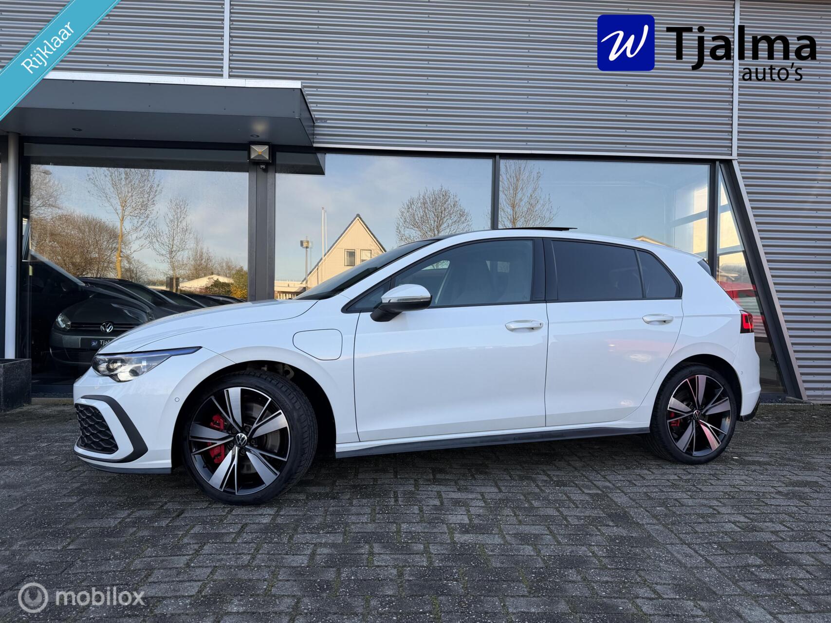 Volkswagen Golf GTE 1.4 eHybrid GTE HUD Pano Privacy IQ light winterpakket p 2020 - voorkant