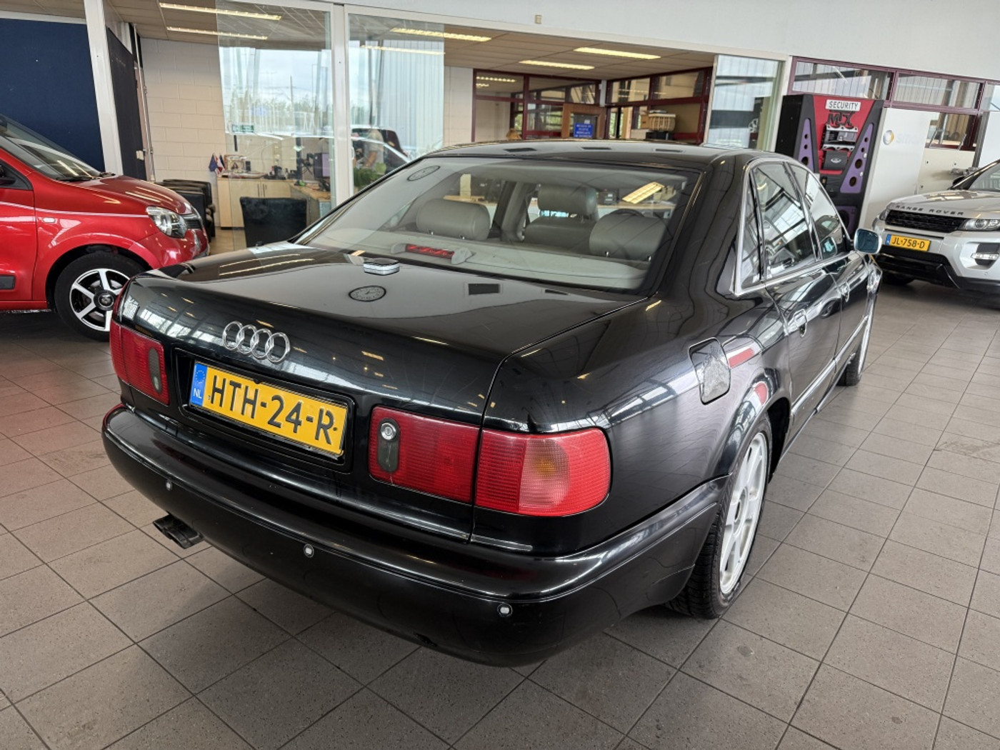 Foto van Audi S8