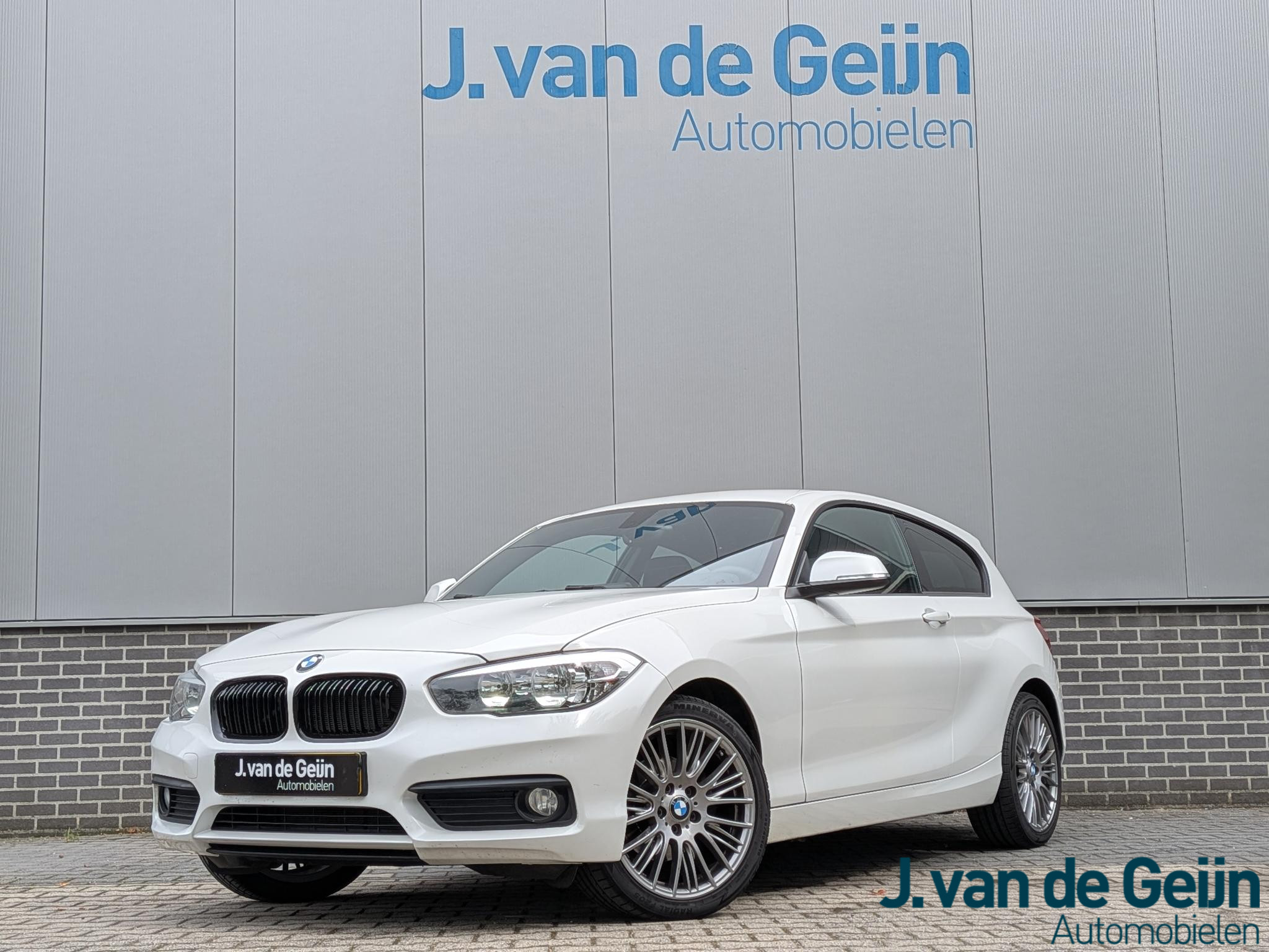 BMW 120i 120i 2017 - voorkant