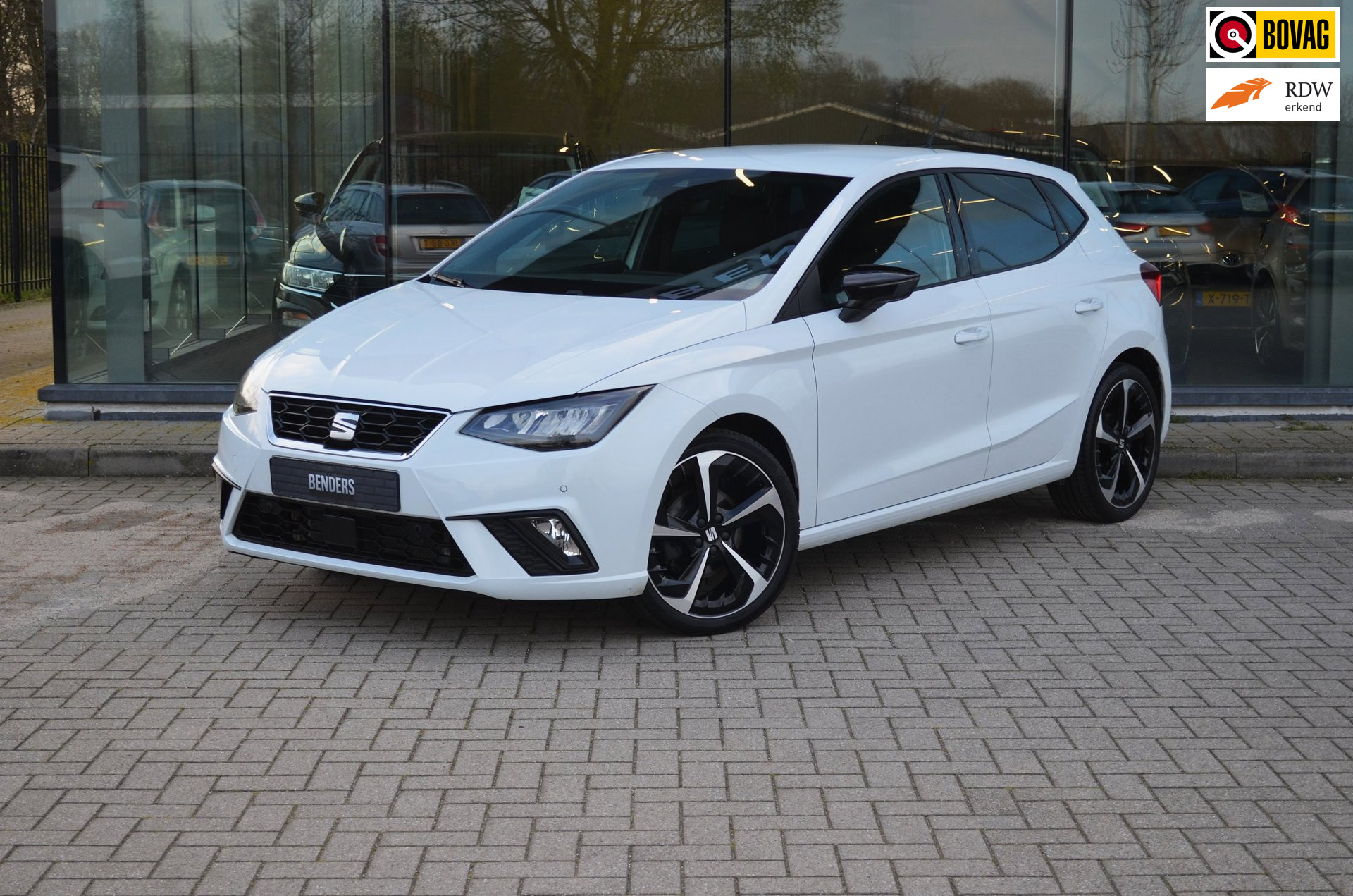 Seat Ibiza 1.0 TSI FR Business Intense | Automaat | Carplay | PDC | Camera | Stoelverw. 2022 - voorkant