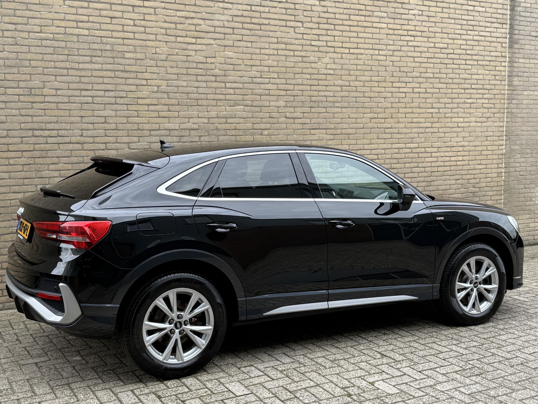 Foto van Audi Q3 Sportback E-tron