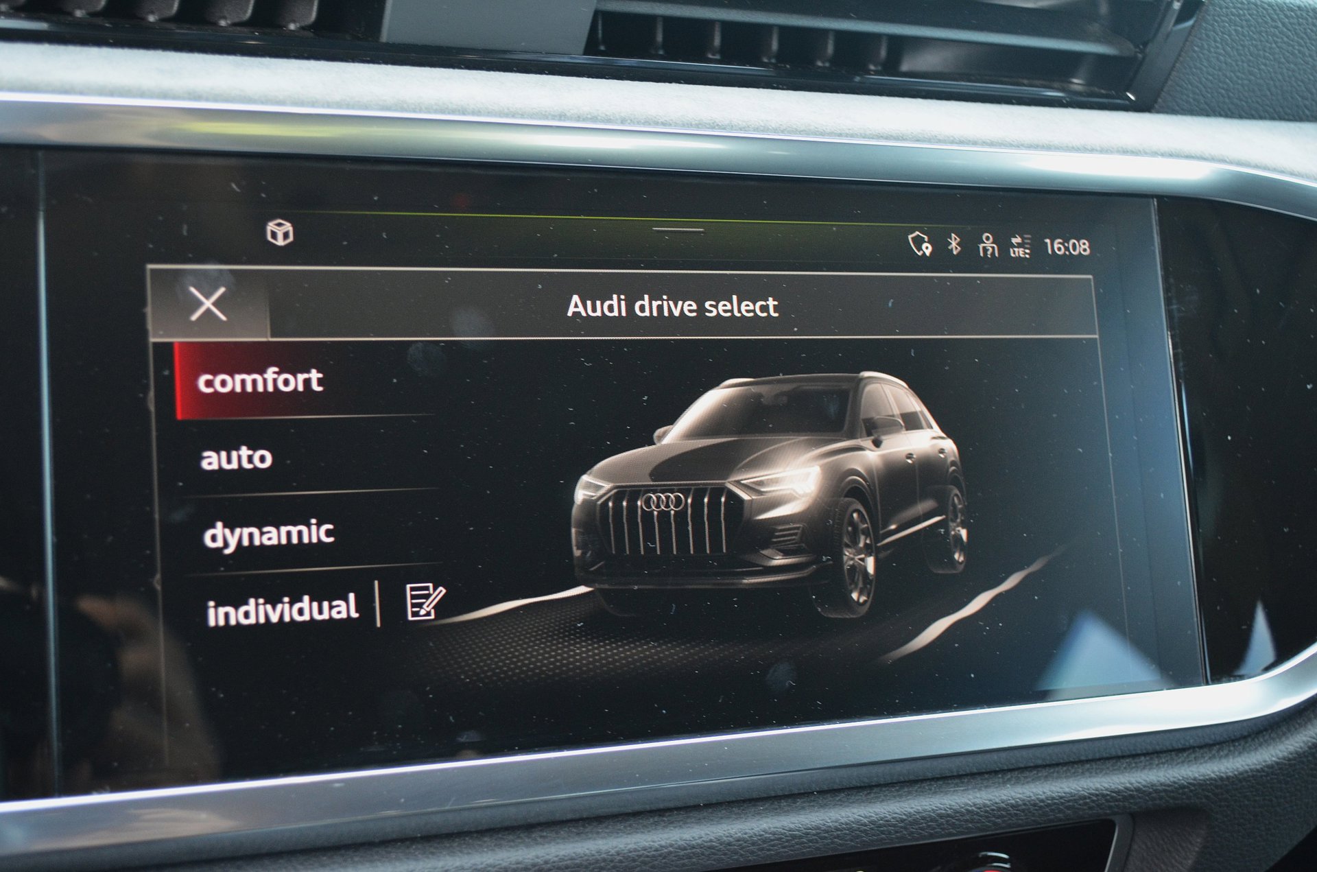 Foto van Audi Q3 E-tron