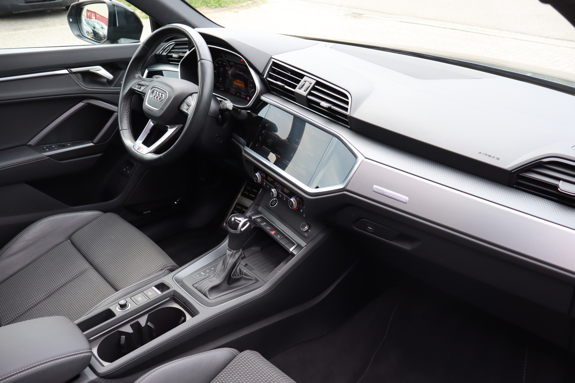 Foto van Audi Q3 Sportback E-tron