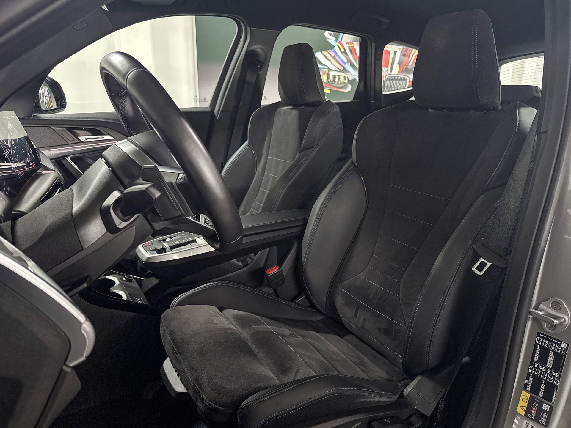 Foto van BMW Ix1