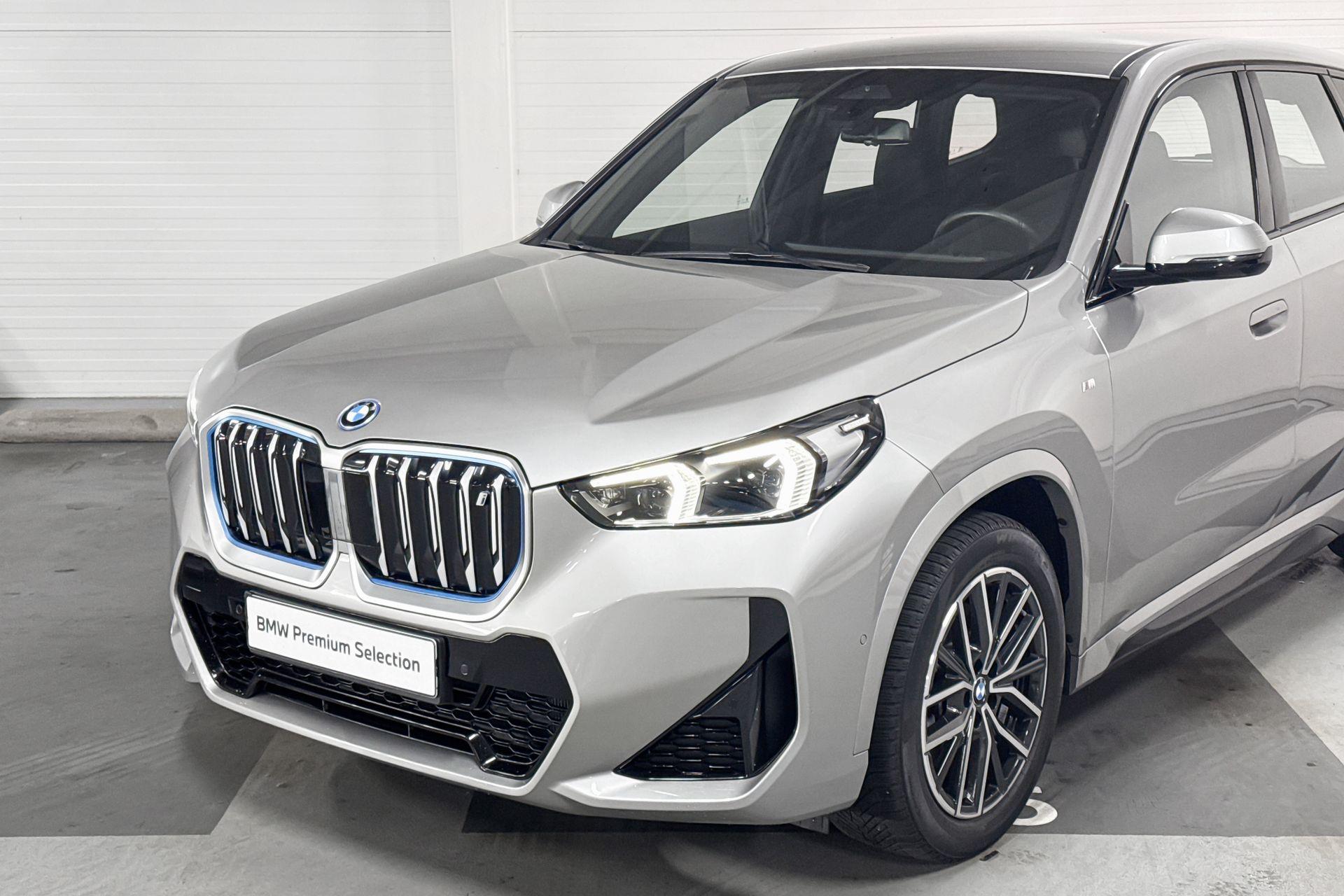 Foto van BMW Ix1