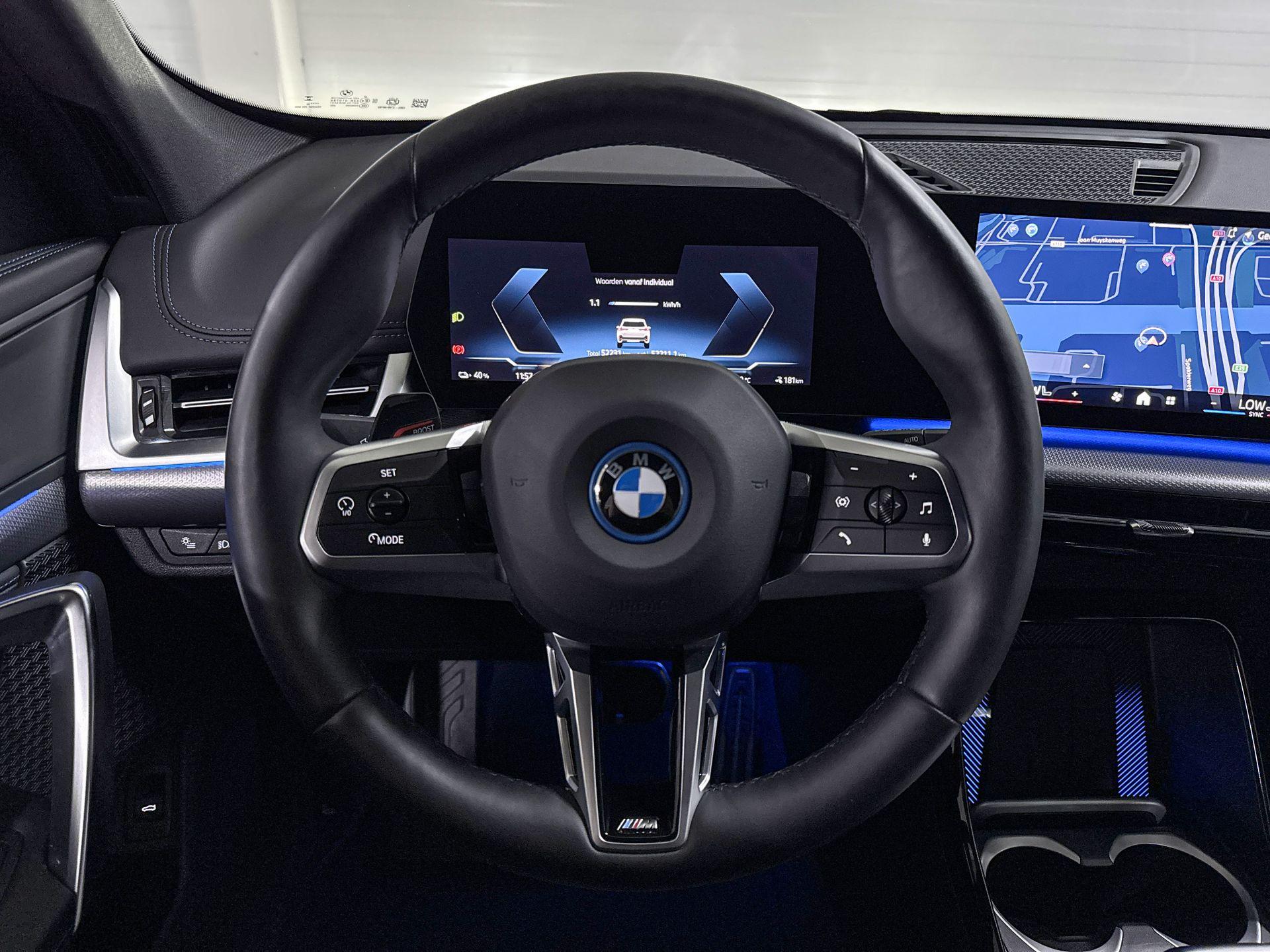 Foto van BMW Ix1