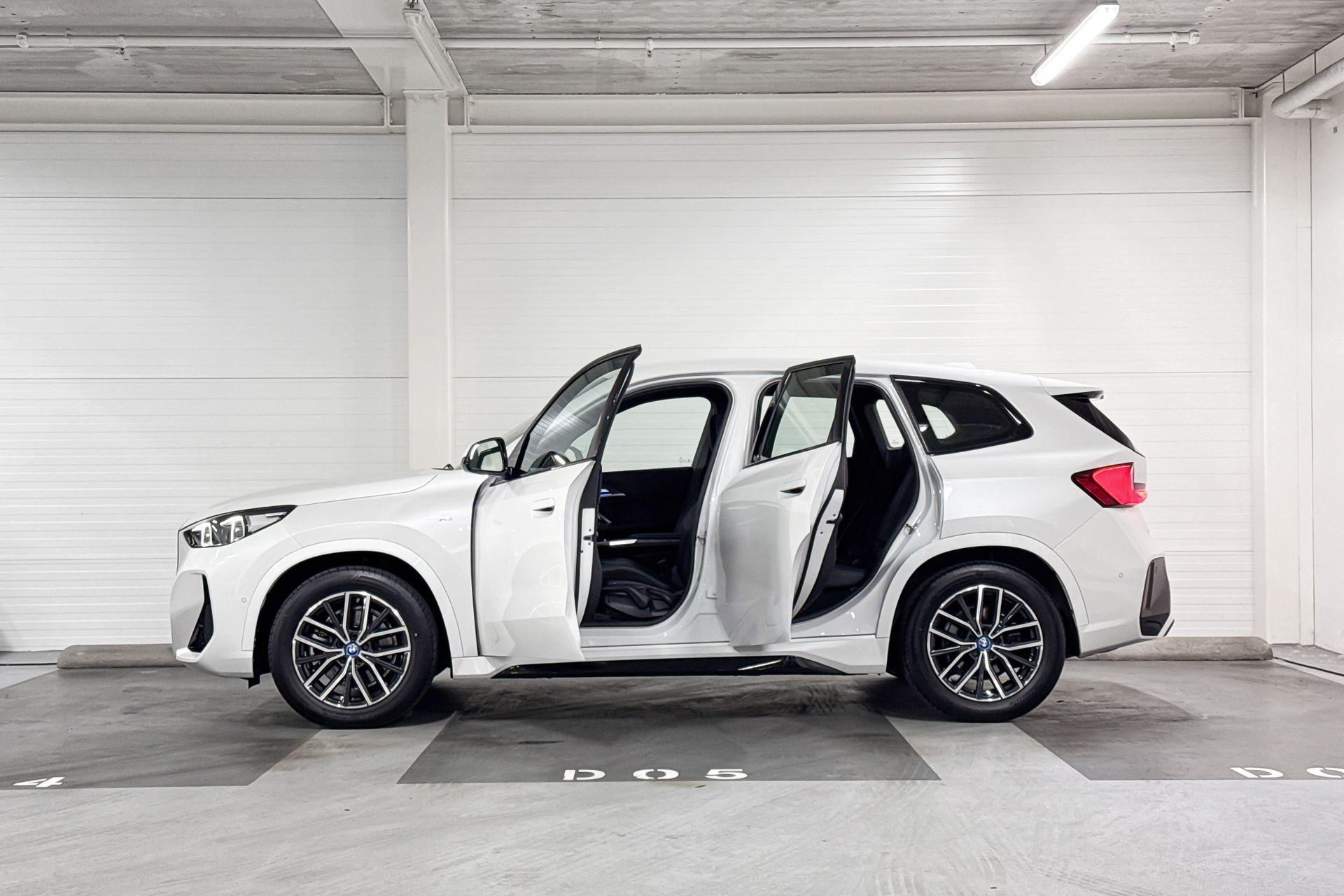 Foto van BMW Ix1