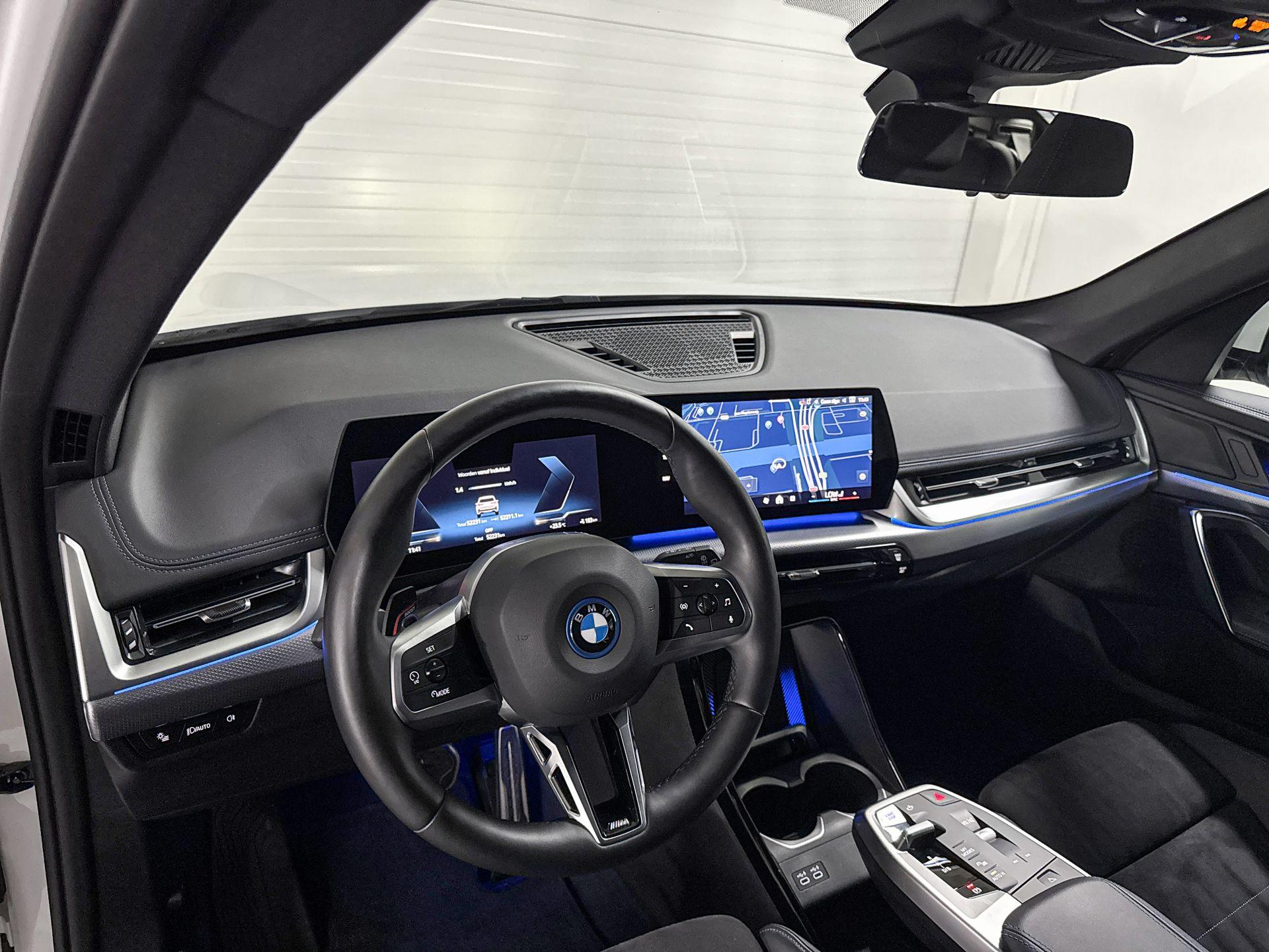 Foto van BMW Ix1