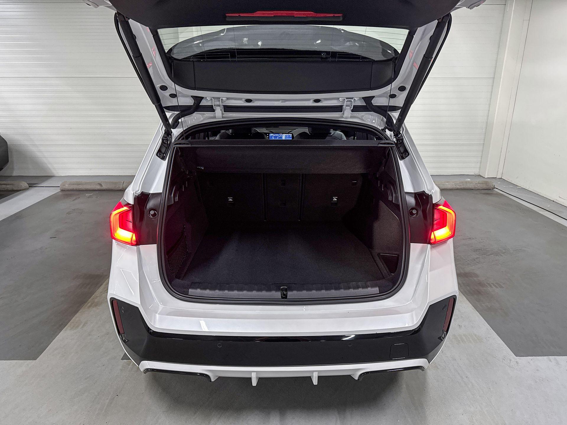Foto van BMW Ix1