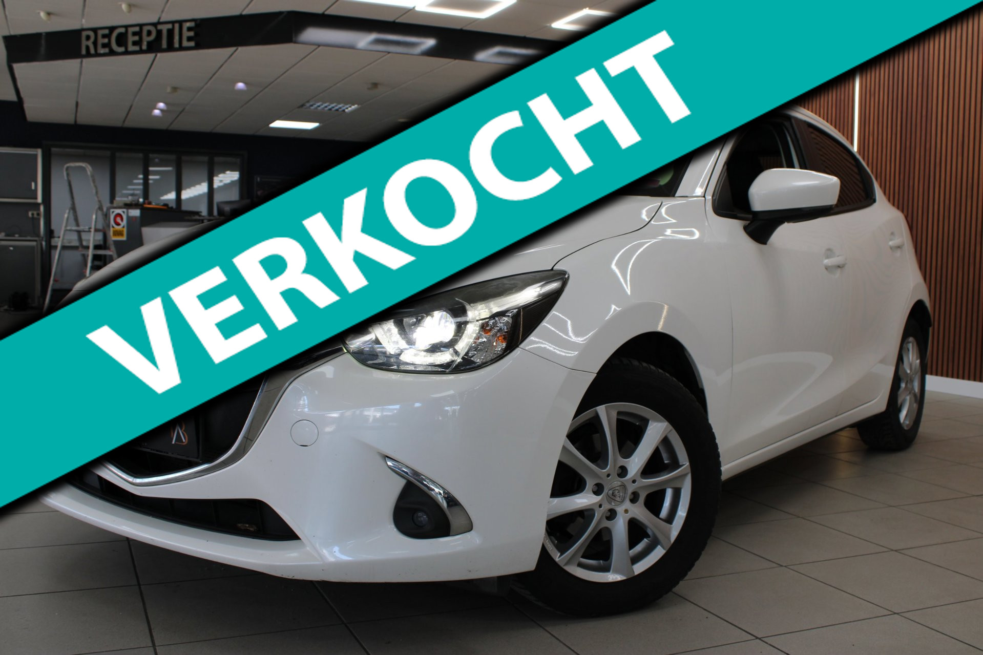 Mazda 2 1.5 Skyactiv-G Dynamic | Airco | Cruise Control  | Line Assist | Parkeer sensoren achter | Eec ramen  Side assist 2017 - voorkant