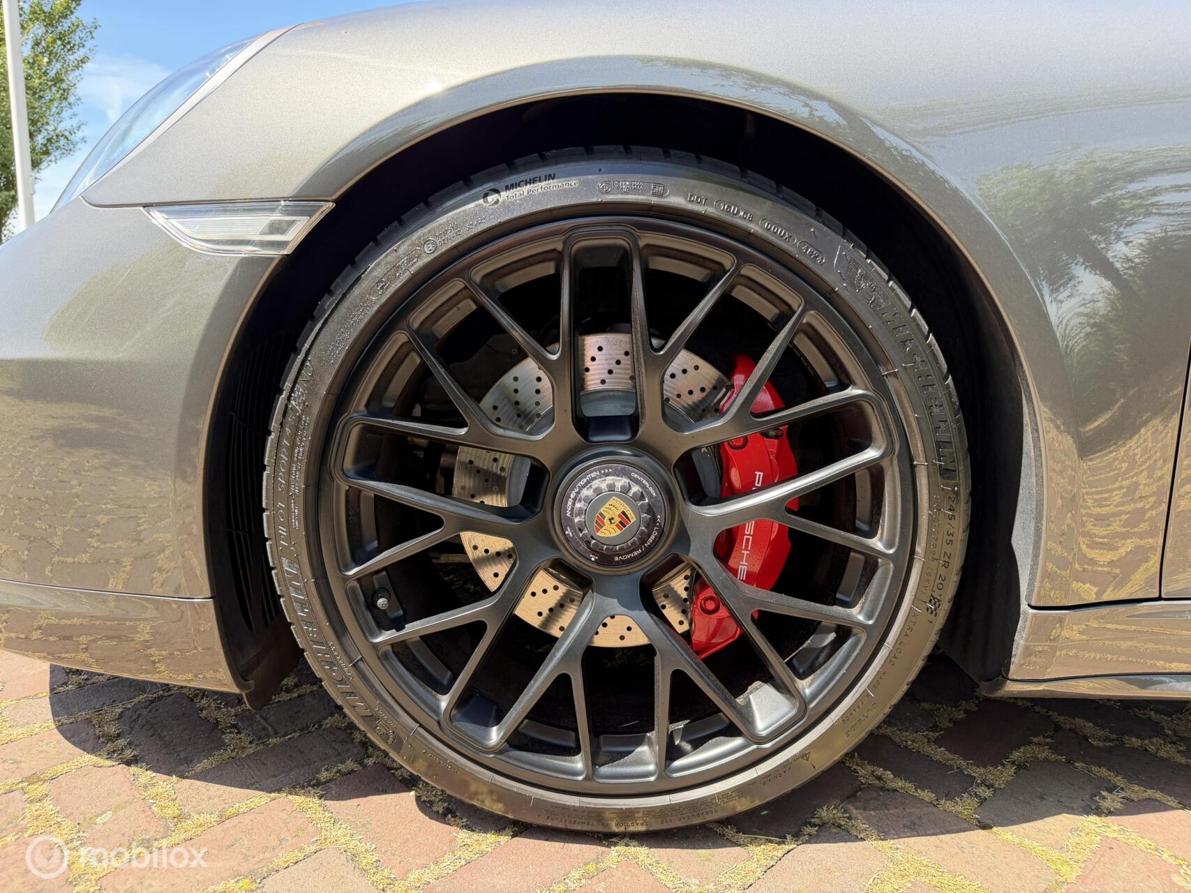 Foto van Porsche 911 Targa 4 GTS