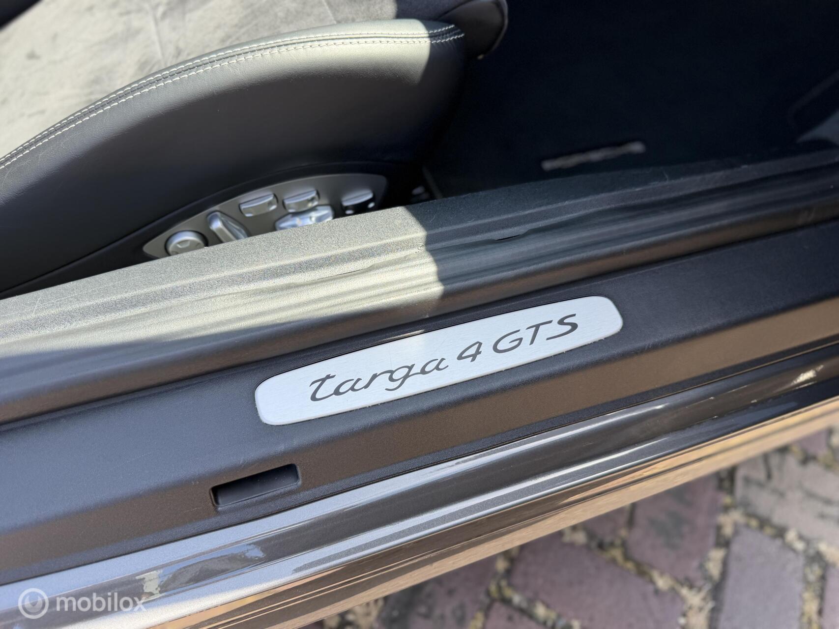 Foto van Porsche 911 Targa 4 GTS