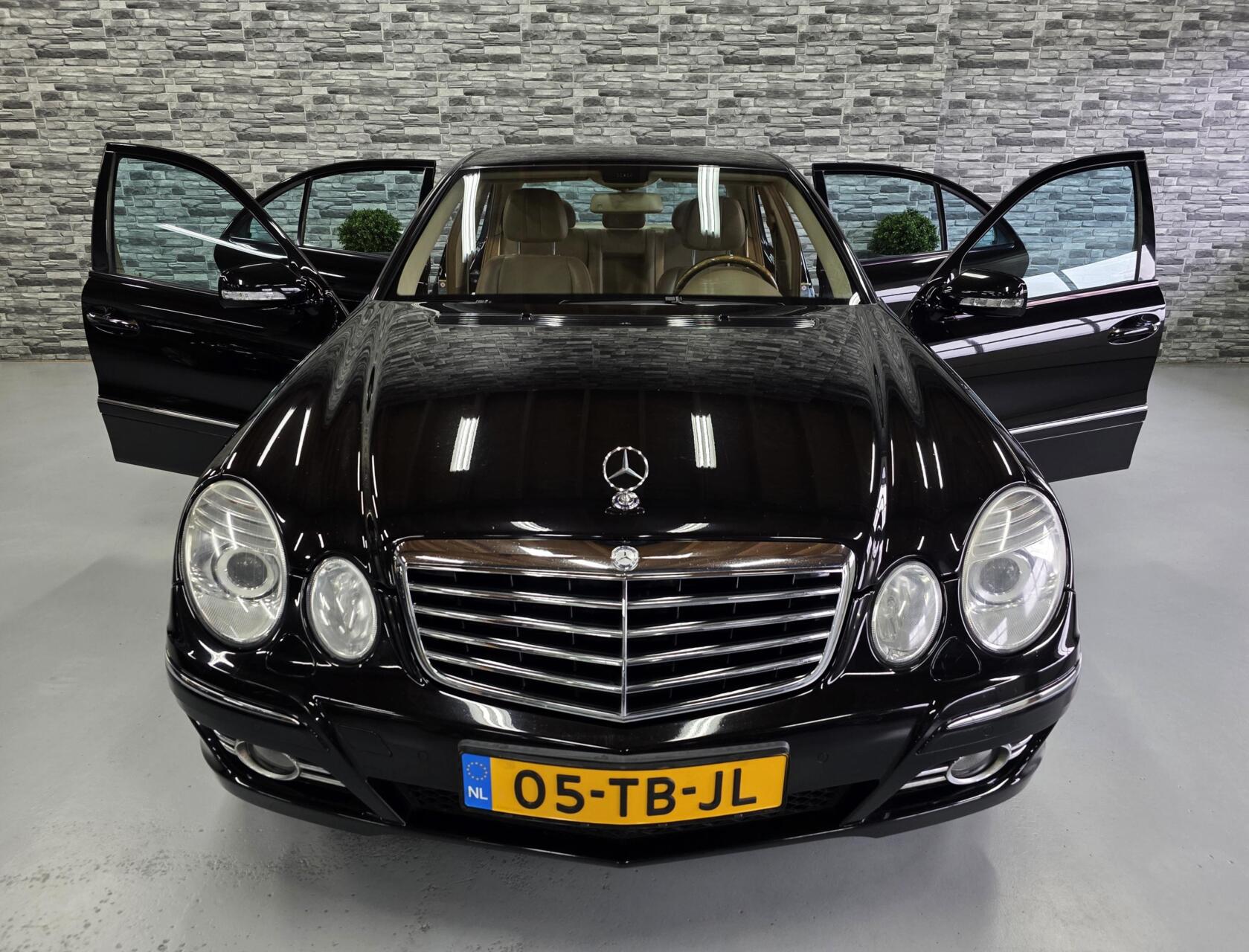 Foto van Mercedes-Benz E 280