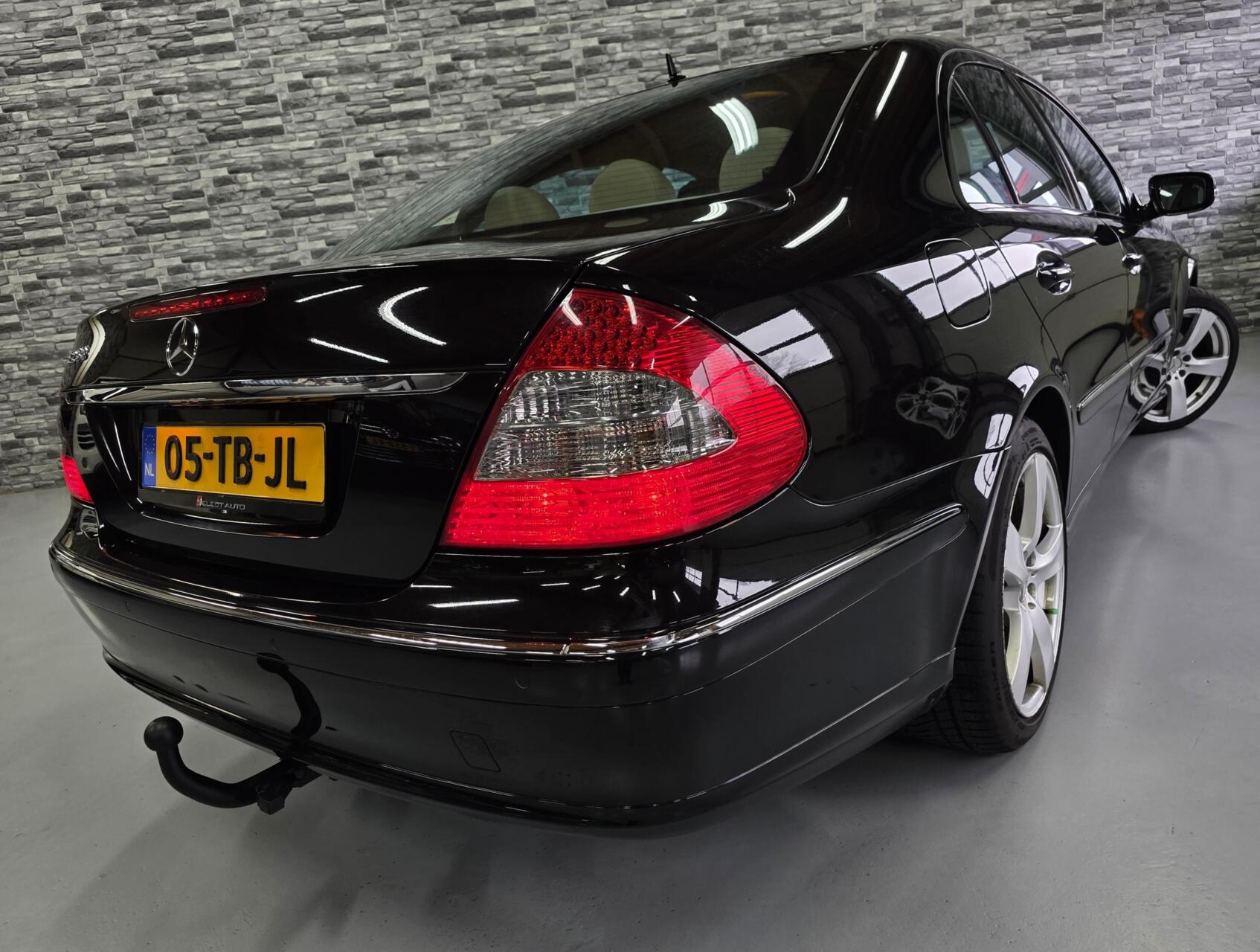 Foto van Mercedes-Benz E 280
