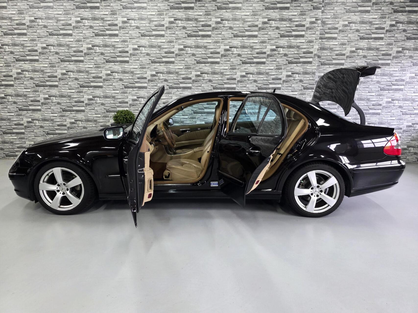 Foto van Mercedes-Benz E 280