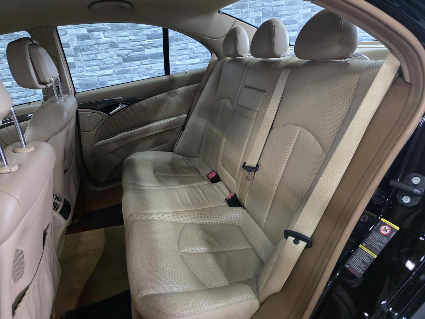 Foto van Mercedes-Benz E 280