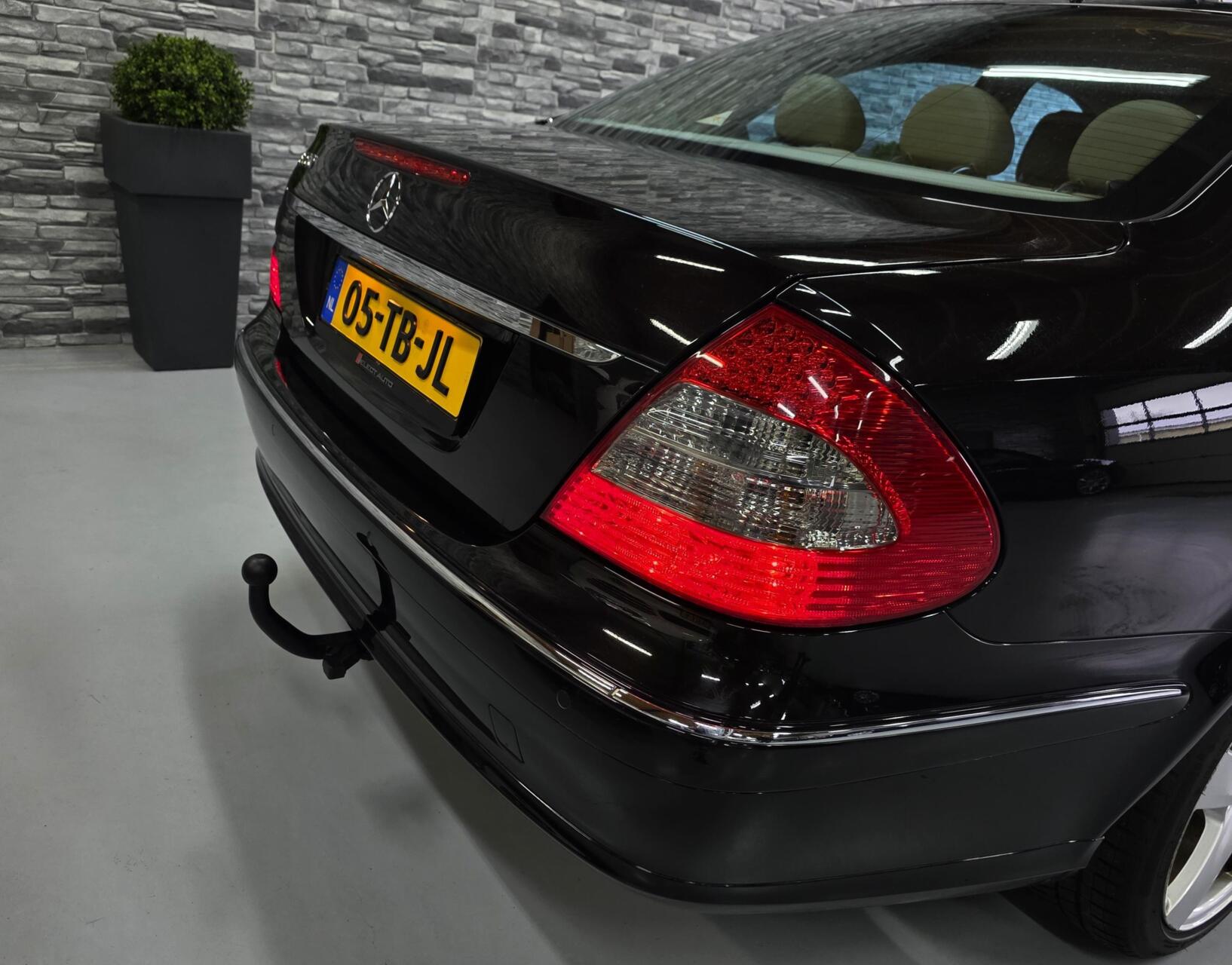Foto van Mercedes-Benz E 280