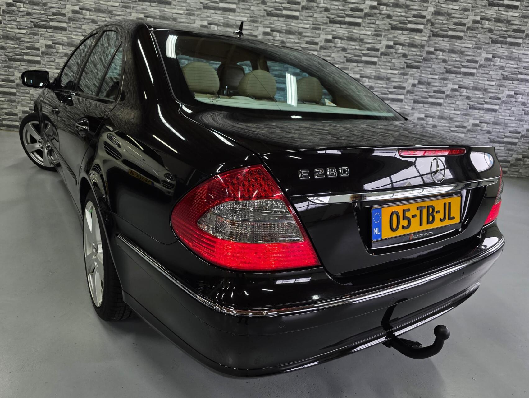 Foto van Mercedes-Benz E 280