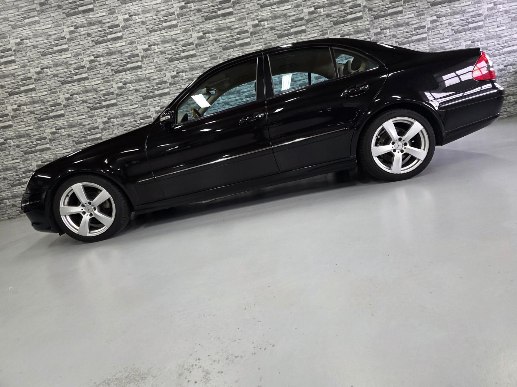 Foto van Mercedes-Benz E 280