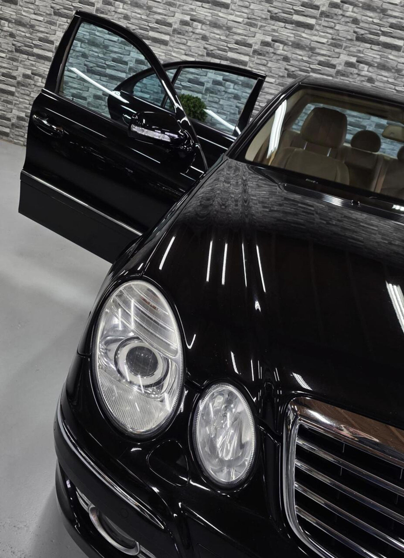 Foto van Mercedes-Benz E 280