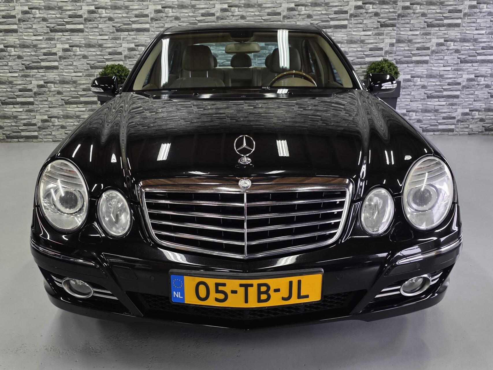 Foto van Mercedes-Benz E 280
