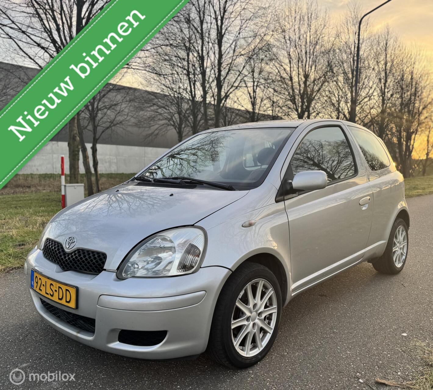 Toyota Yaris 1.3 VVT-i Sol*APK 09/27*AIRCO*ELEK. RAMEN 2003 - voorkant